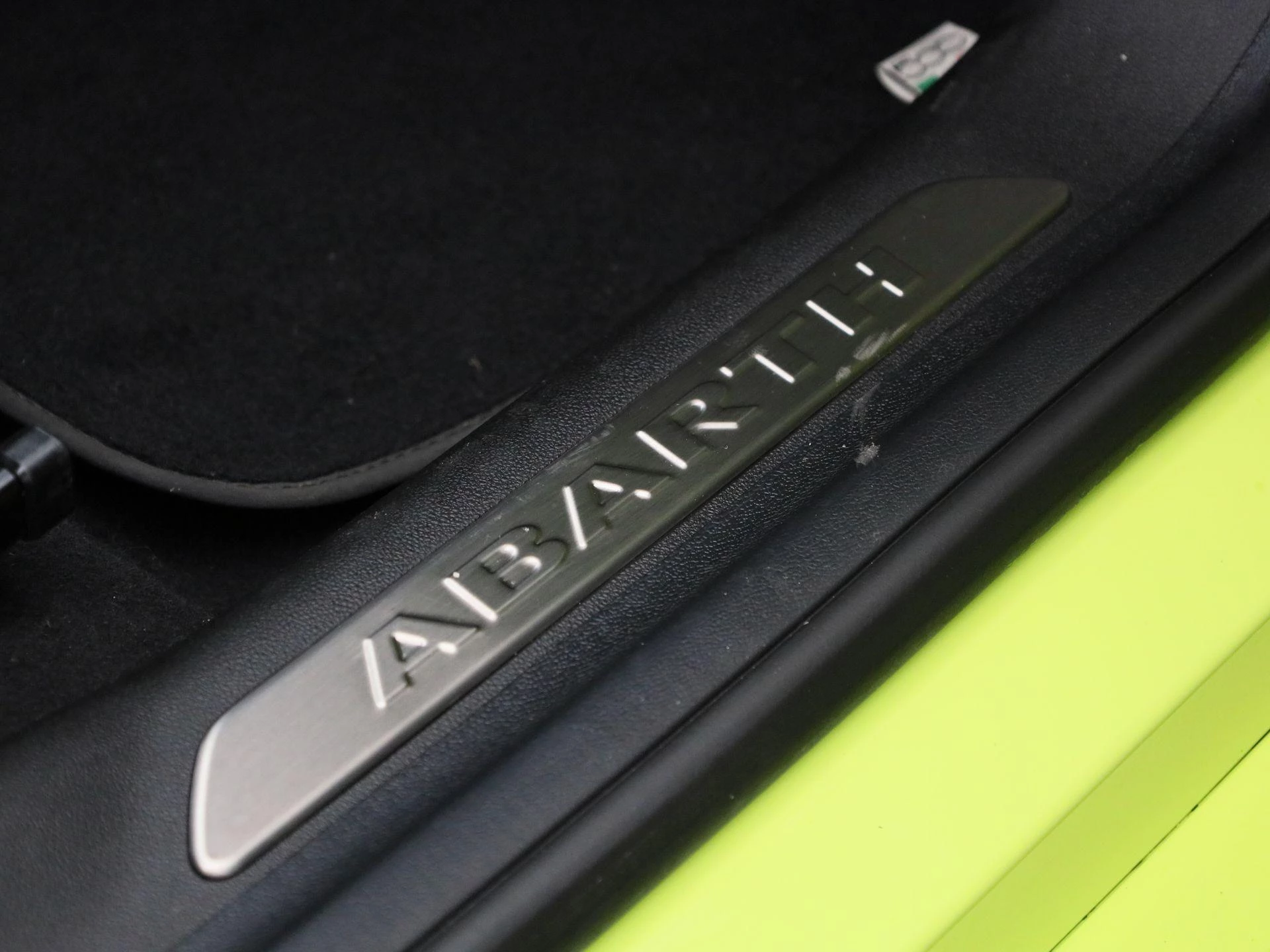 Abarth-500e-image-38