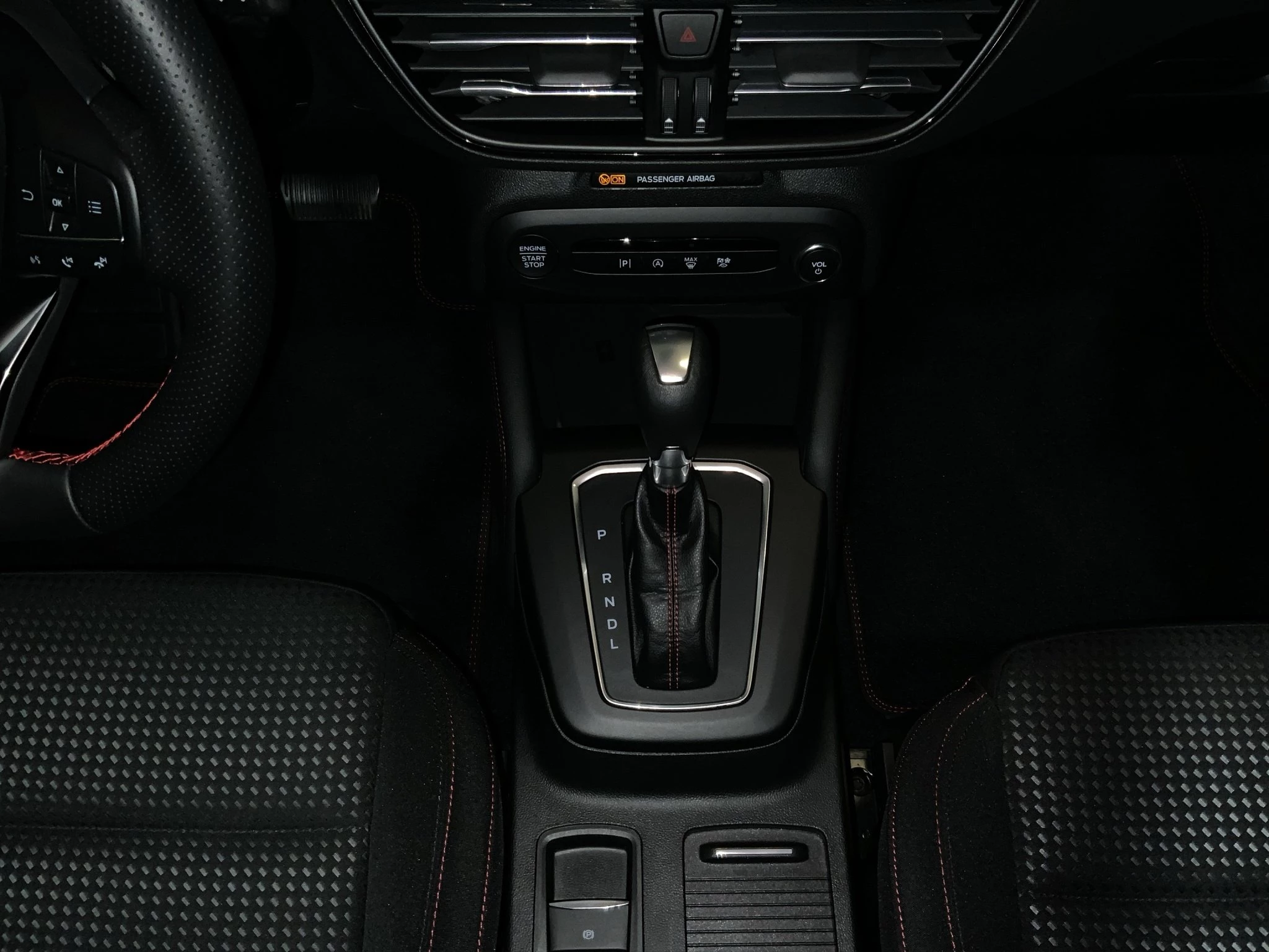 Ford Focus ST-Line X Turnier Aut.*AHK*ACC*HUD*KAM*NAVI*WINTER-PKT.