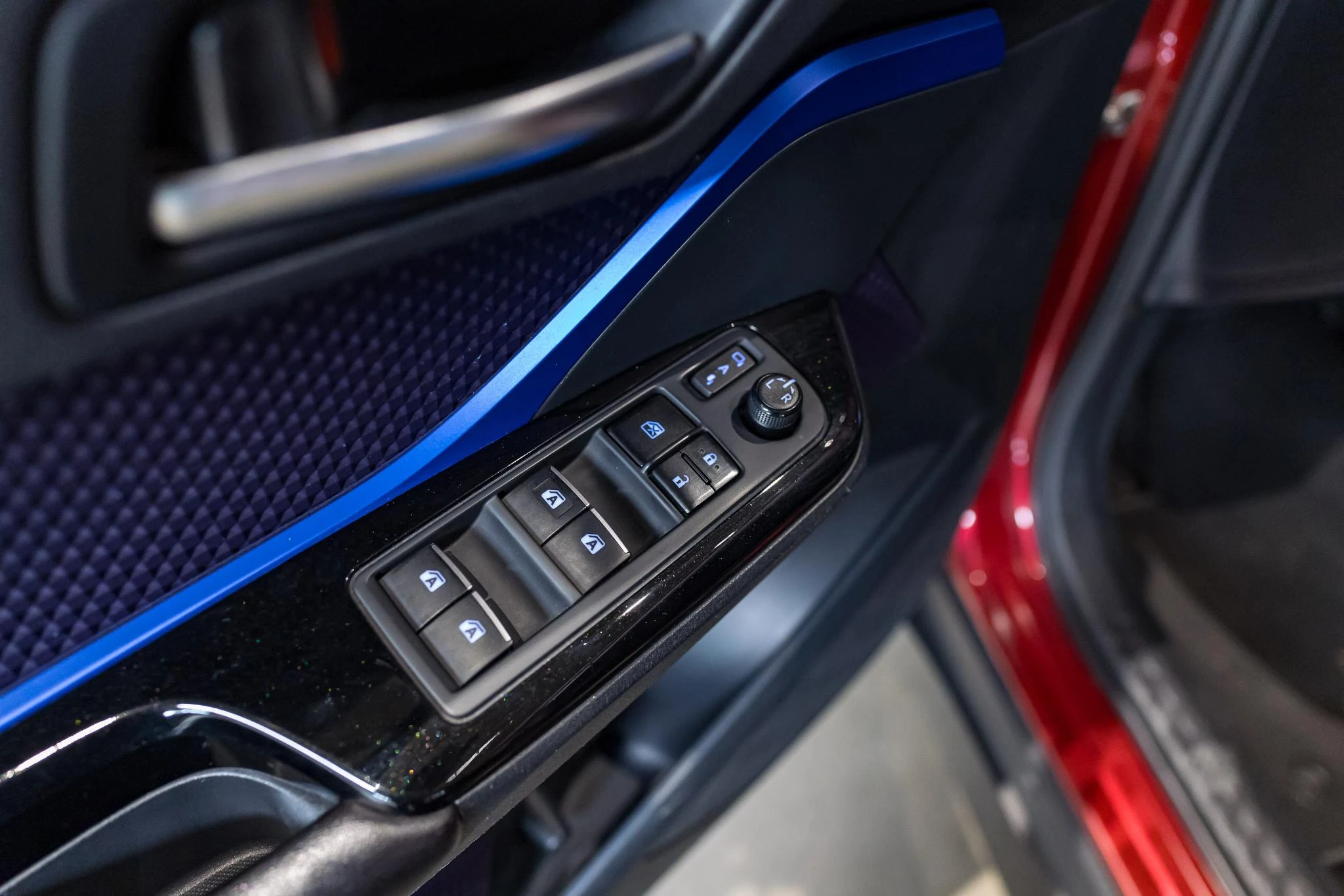 Toyota-C-HR-image-17