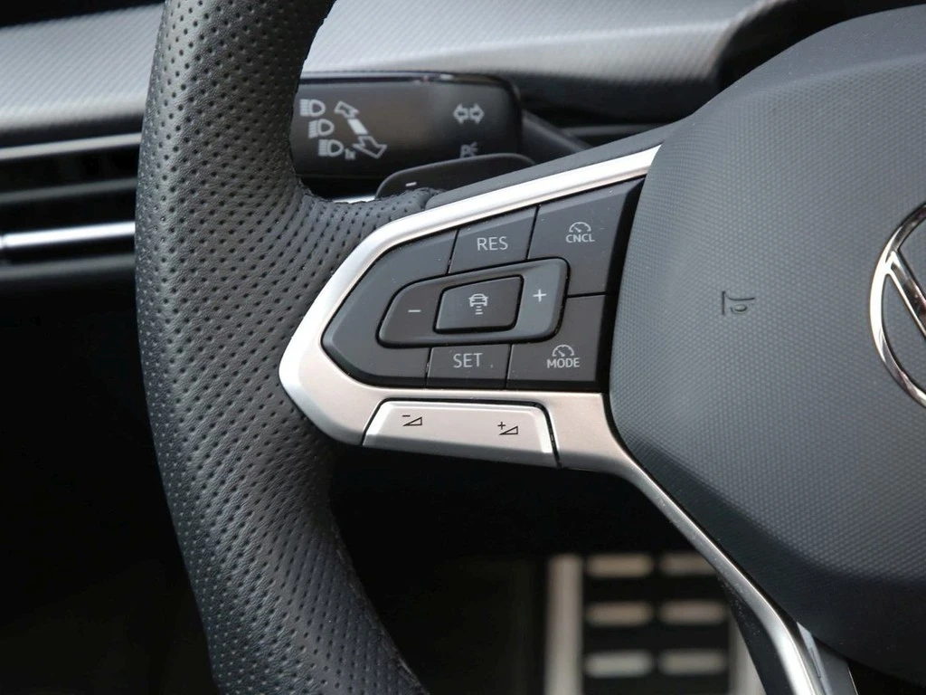 Volkswagen-Golf-image-16