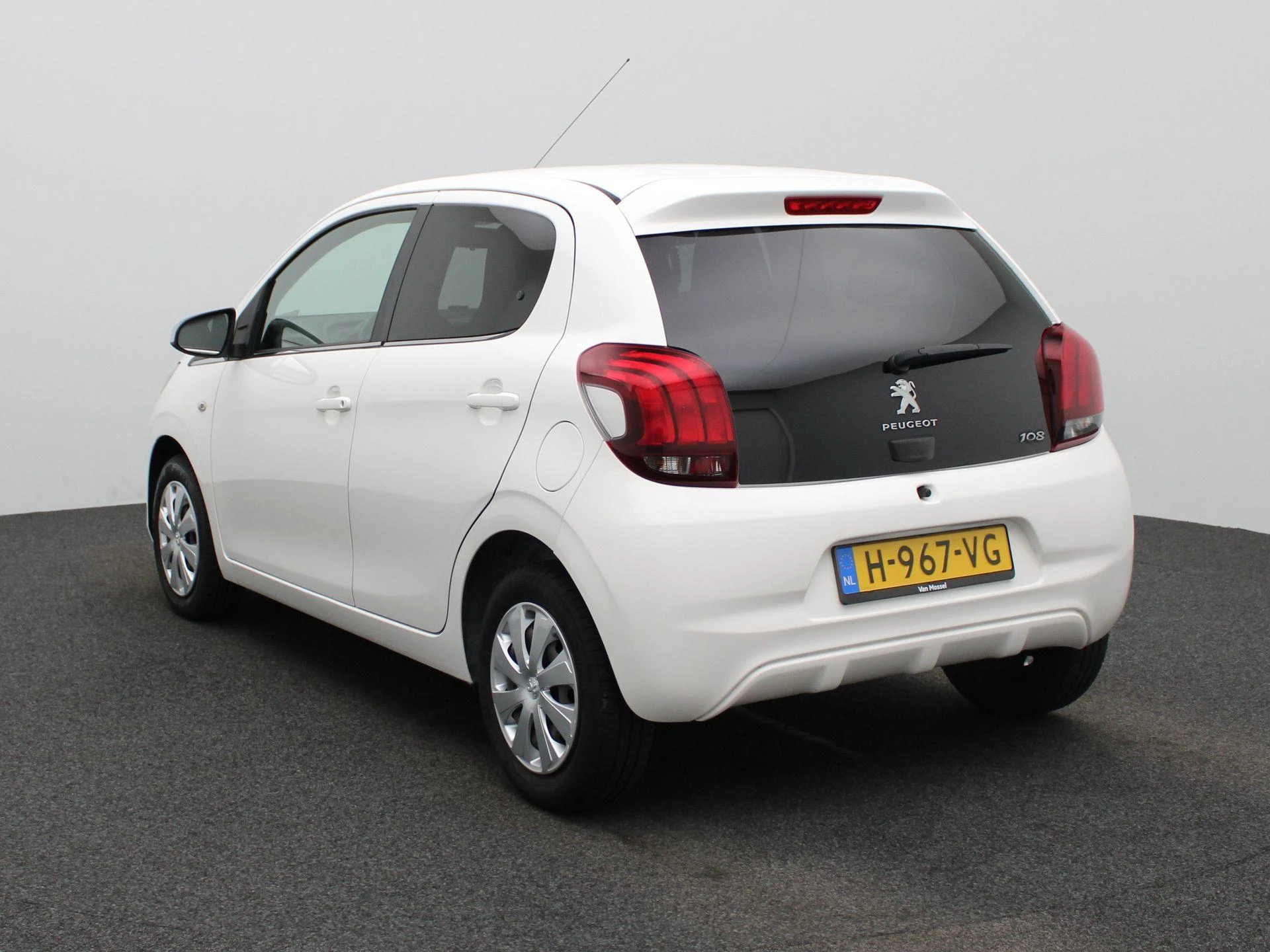 Peugeot-108-image-1