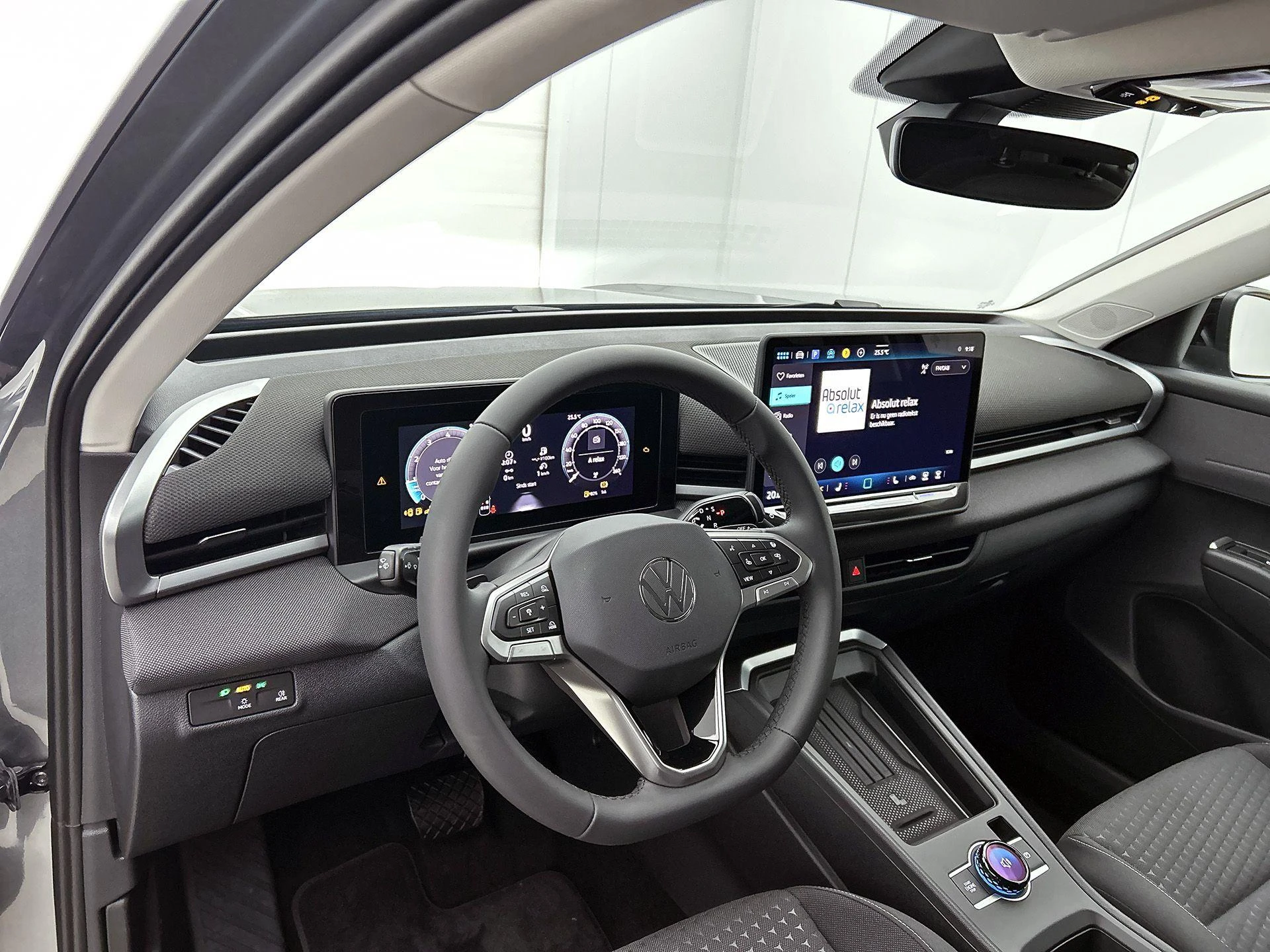 Volkswagen-T-Roc-image-17