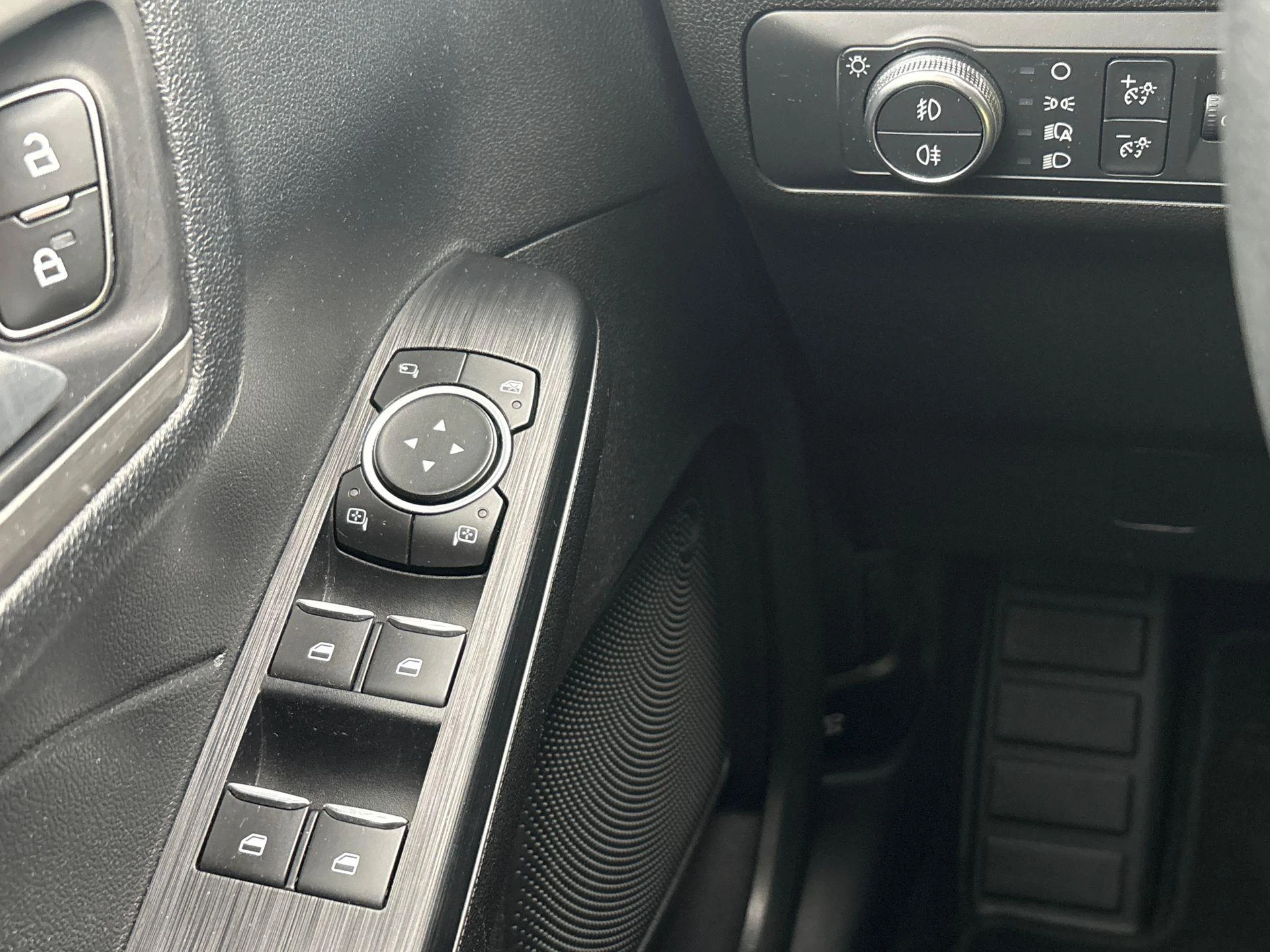 Ford-Kuga-image-27