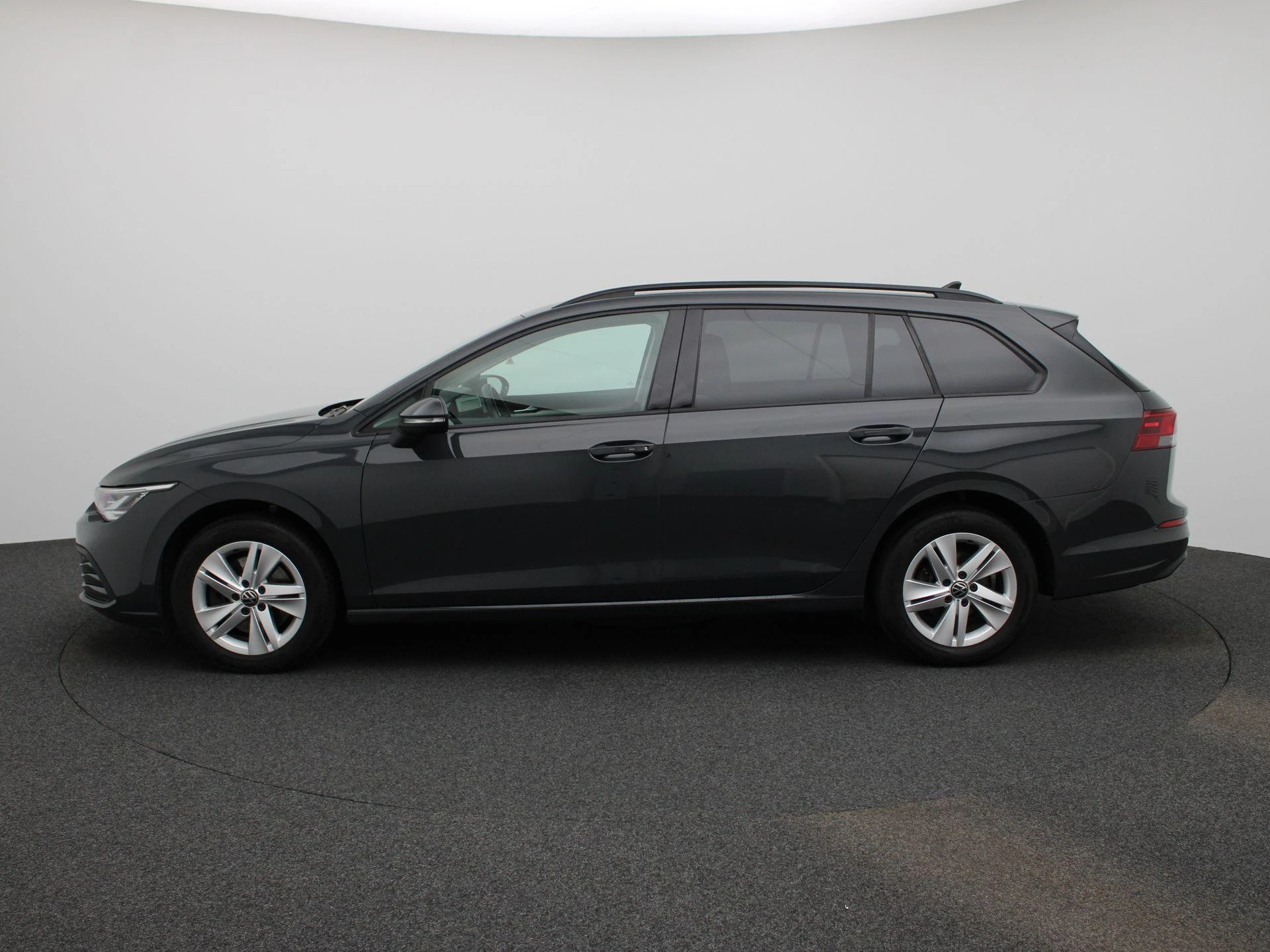 Volkswagen-Golf-image-3