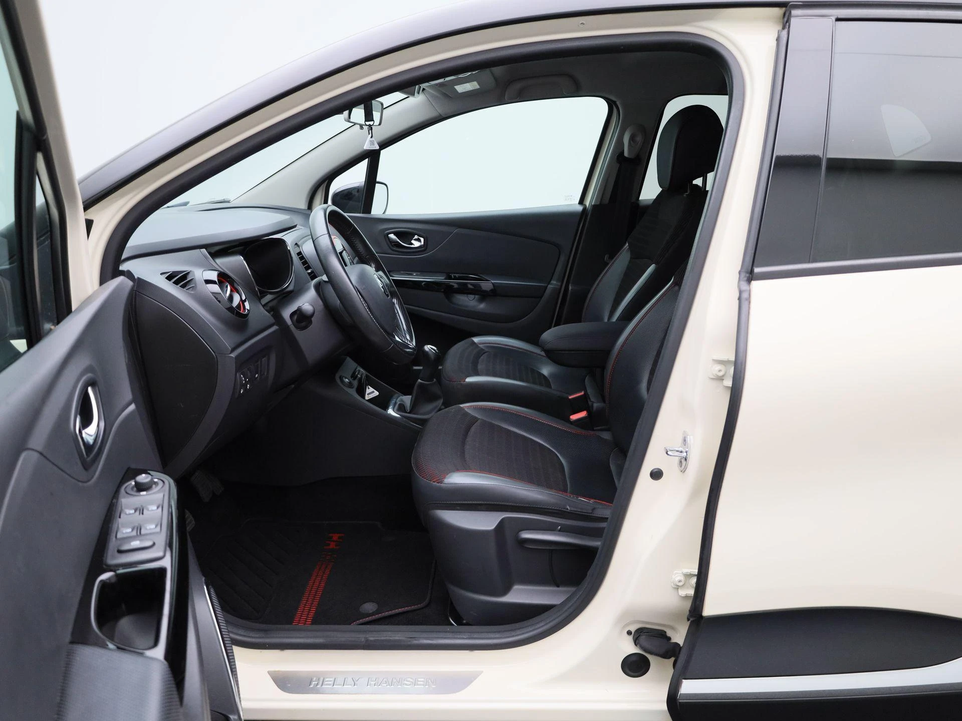 Renault-Captur-image-8
