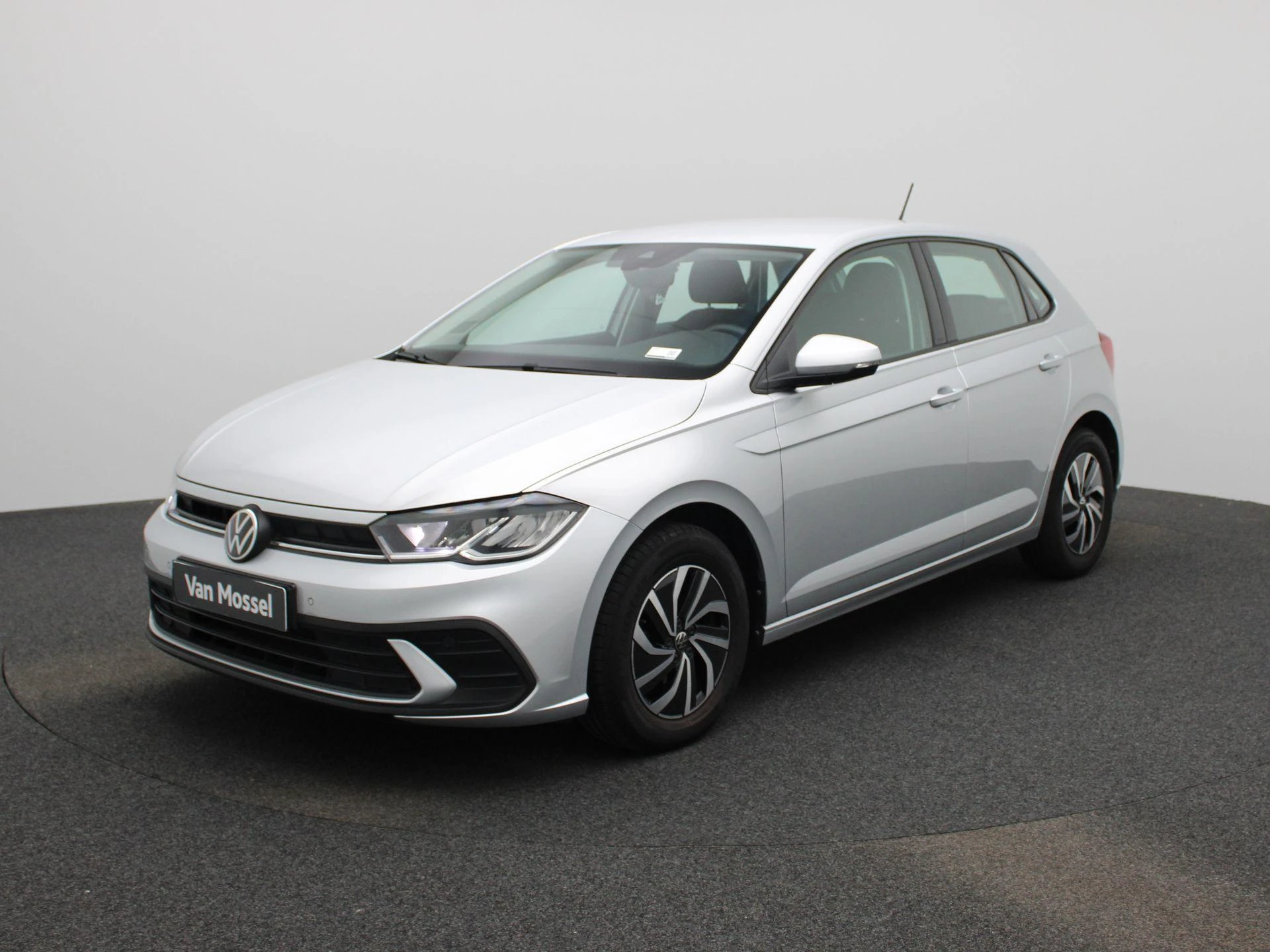 Volkswagen-Polo-image-0