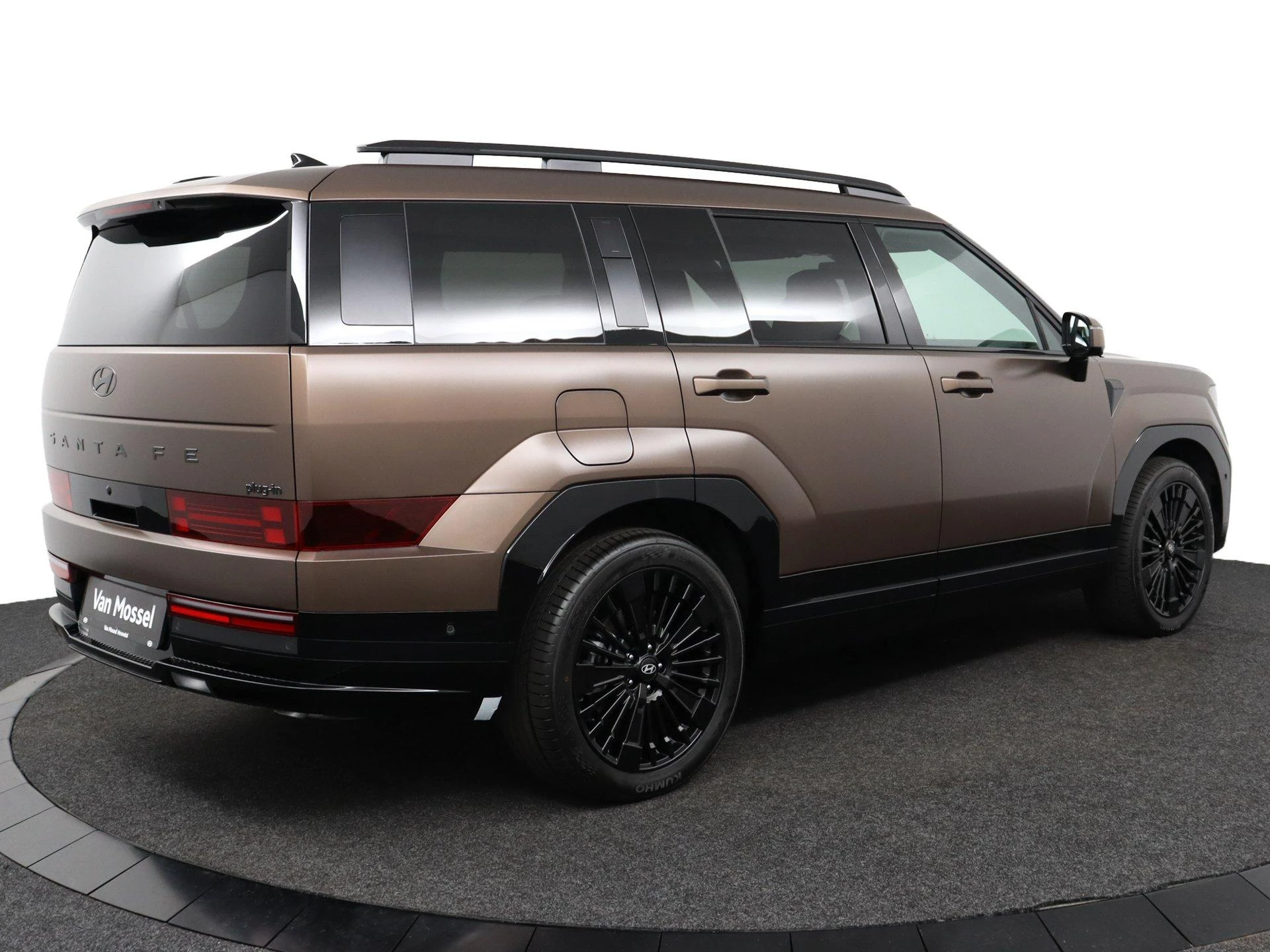 Hyundai-Santa Fe-image-2