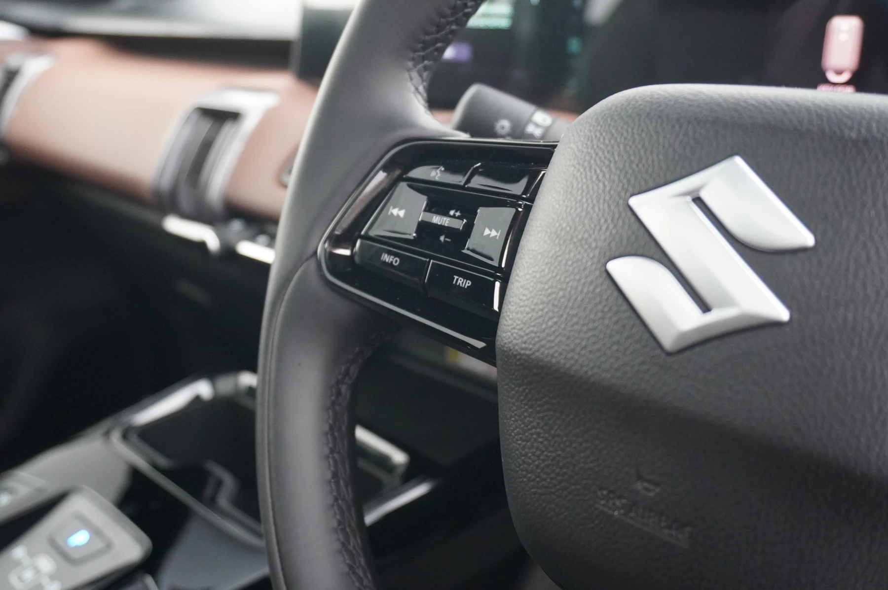 Suzuki-e Vitara-image-28