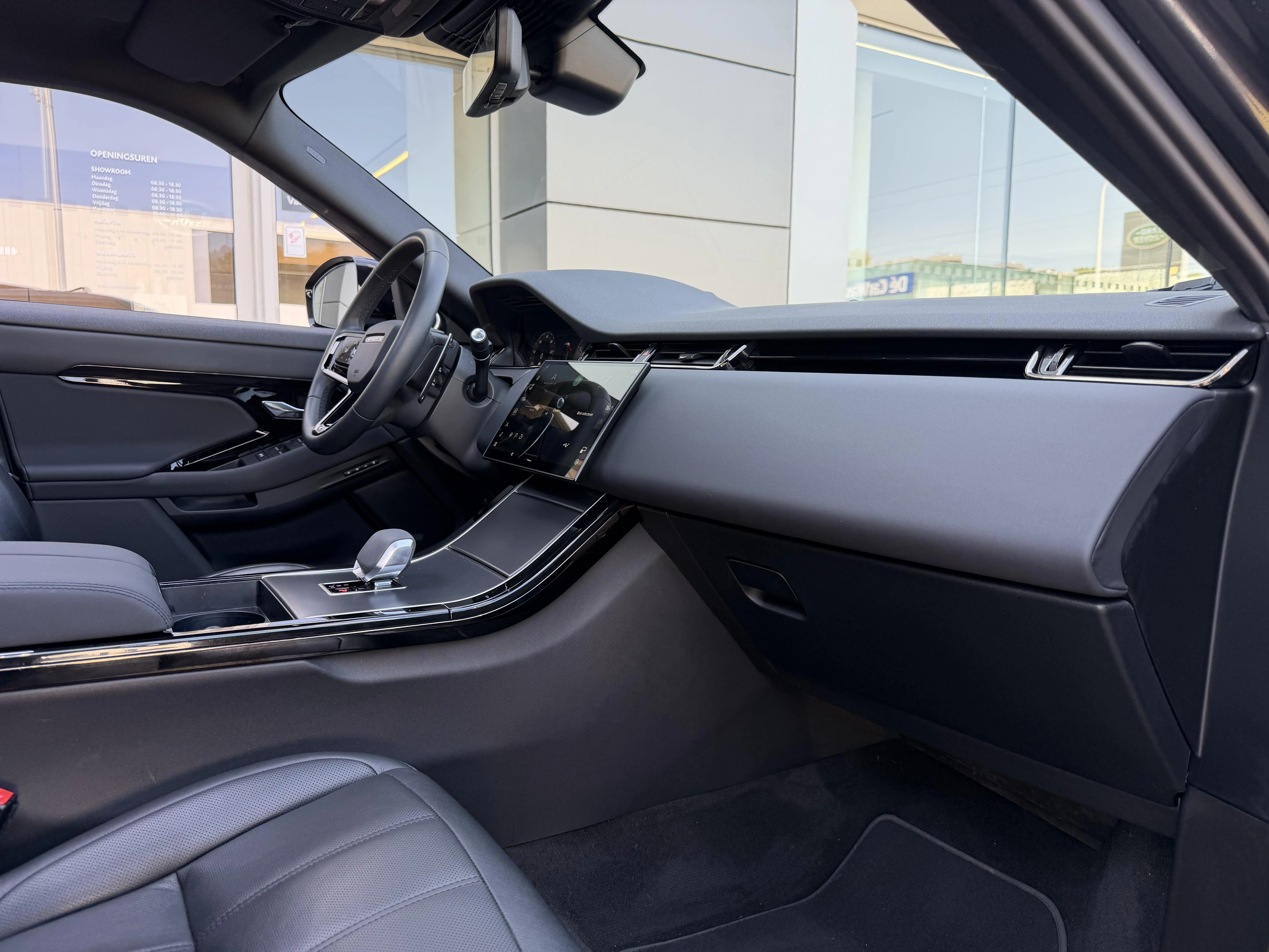 Land Rover-Range Rover Evoque-image-27
