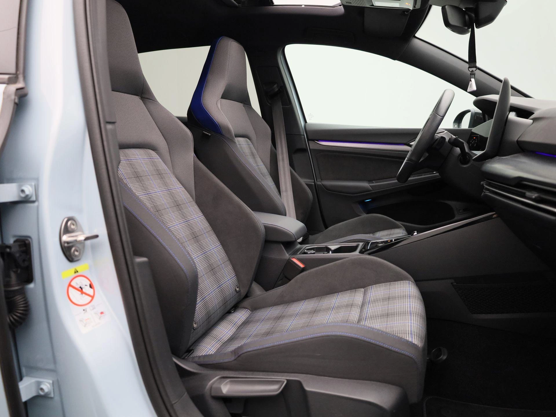 Volkswagen-Golf-image-36