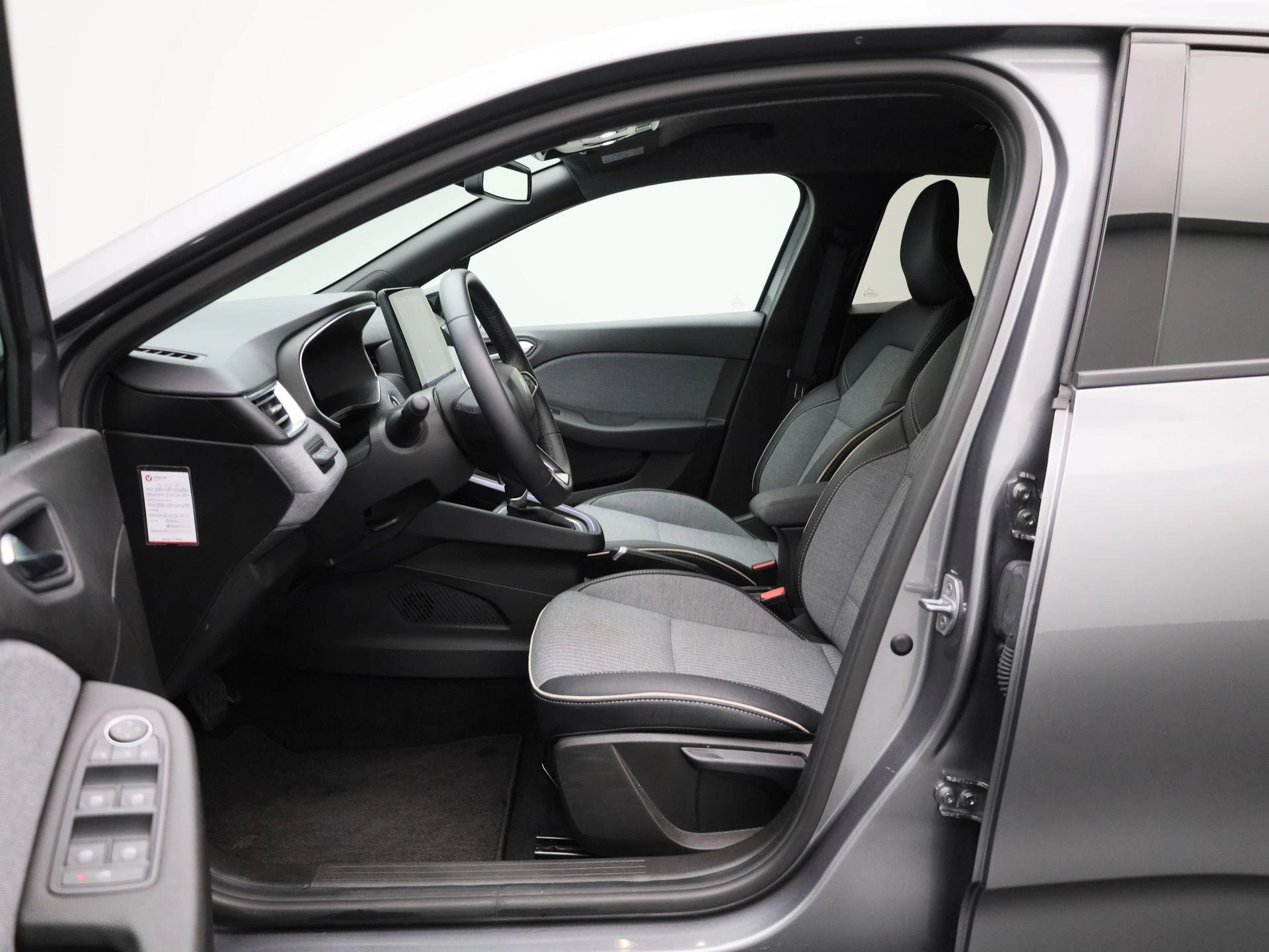 Renault-Clio-image-8