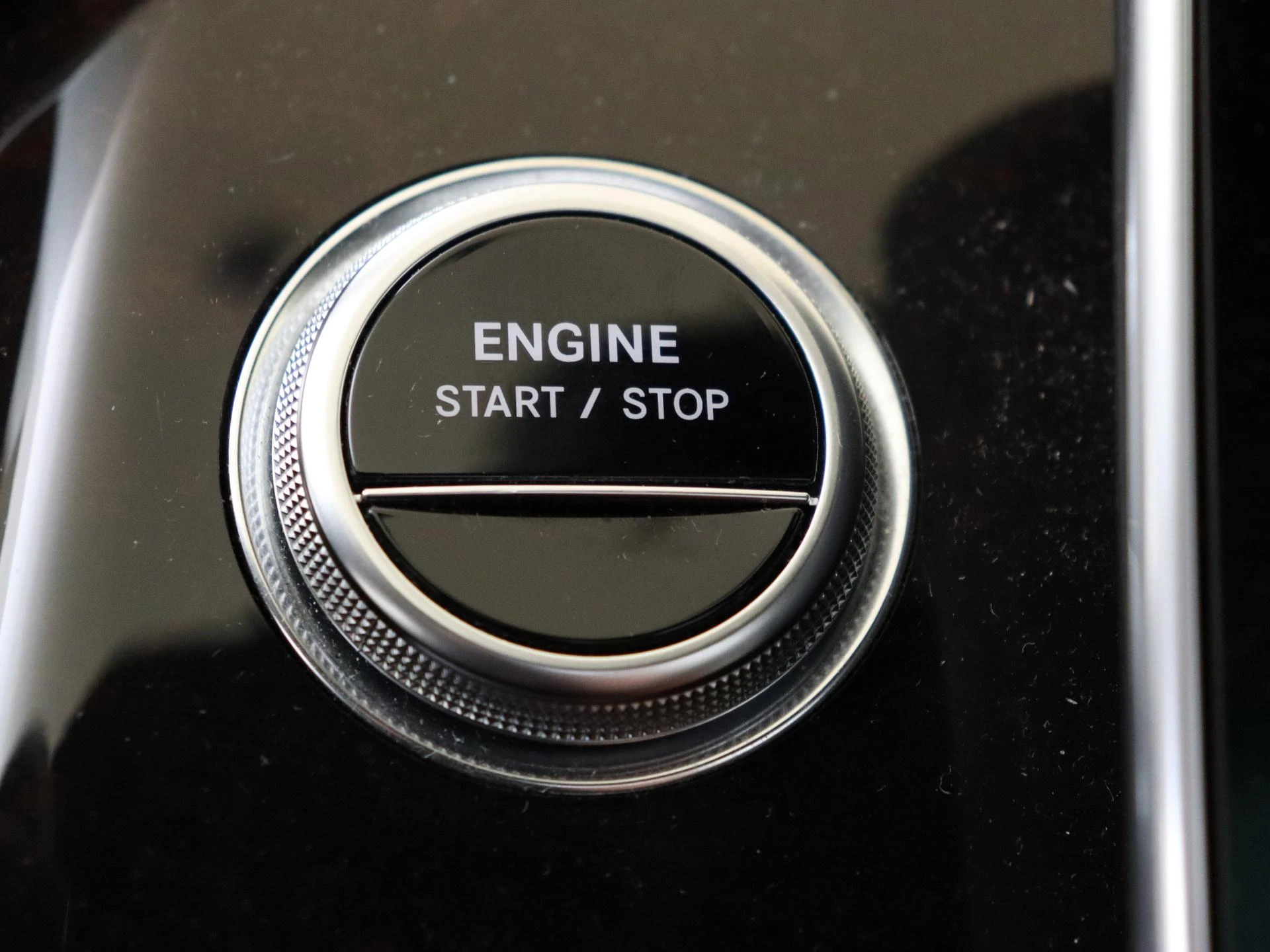 Mercedes-Benz-S-Klasse-image-21