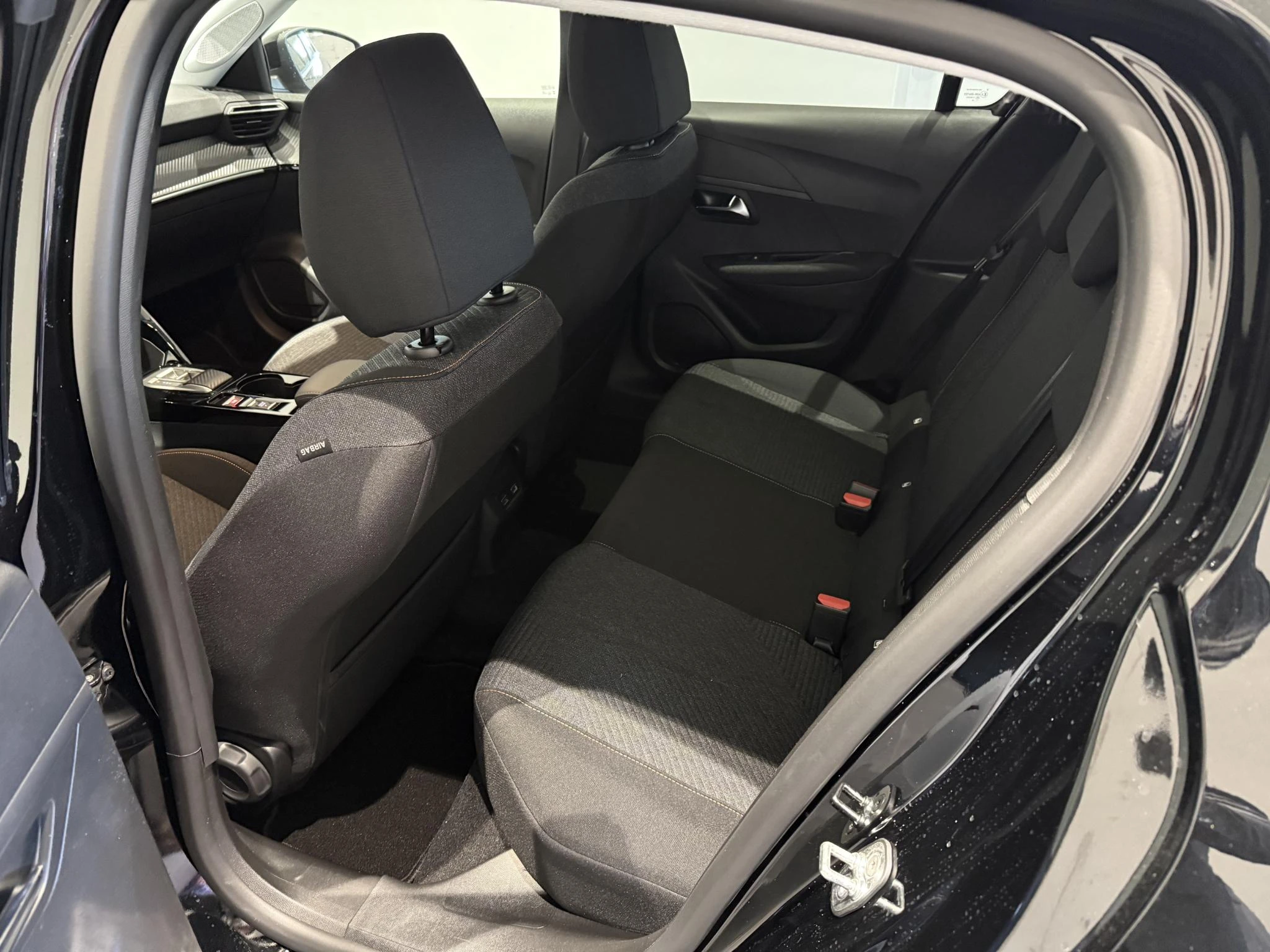 Peugeot 208 1.2 Hybrid 110 e-DCS6 Business
