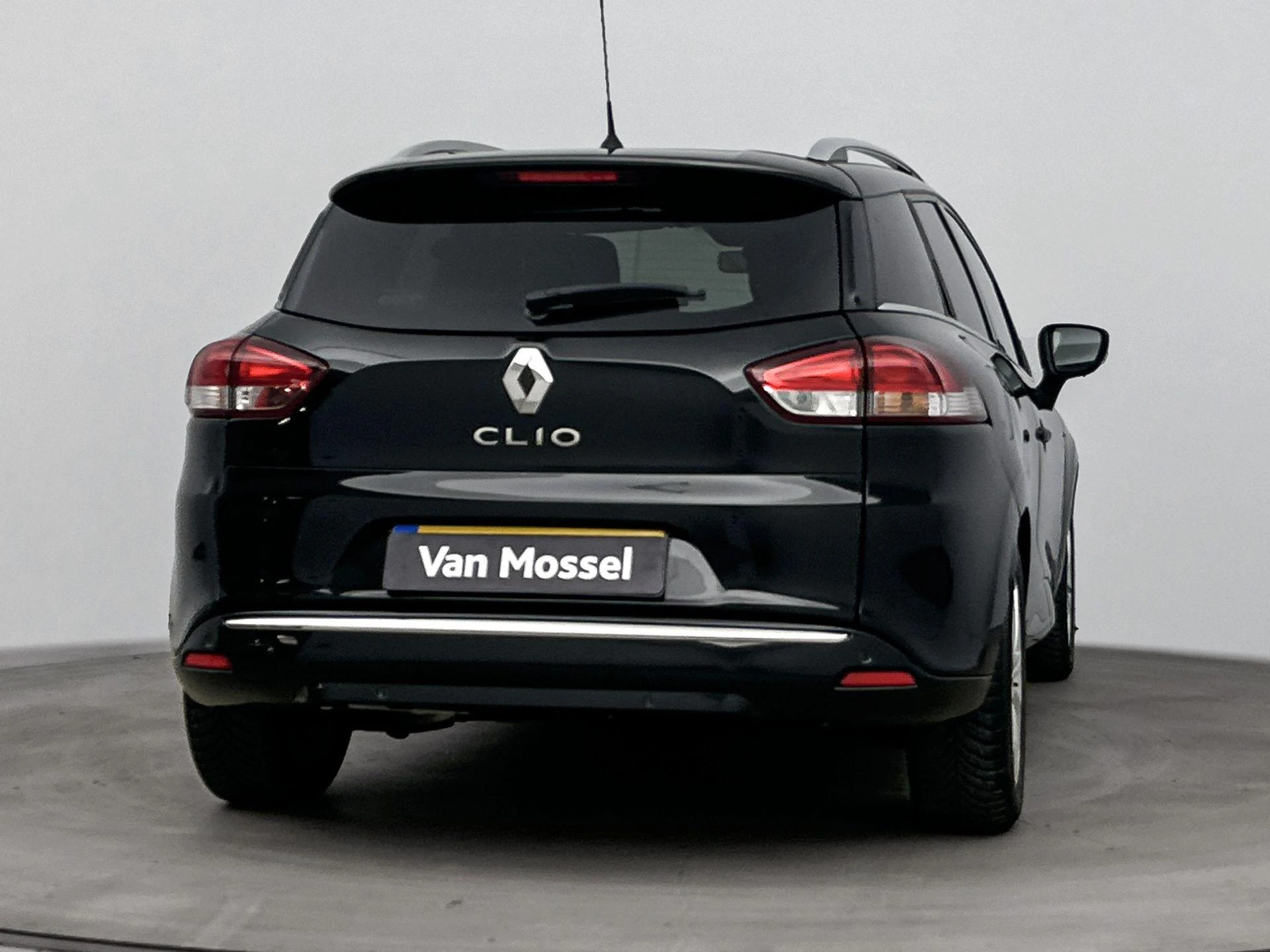 Renault-Clio-image-2