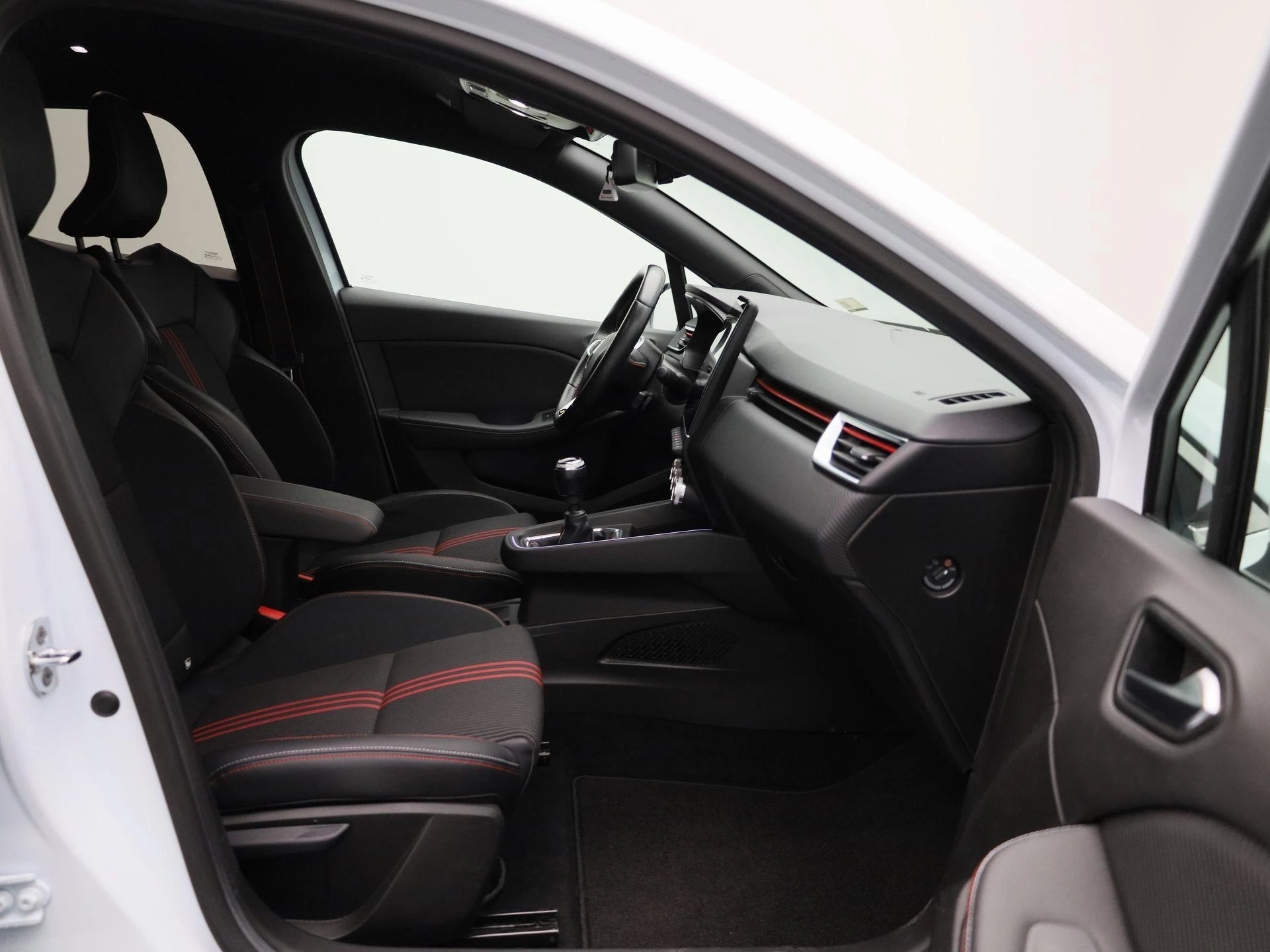 Renault-Clio-image-35