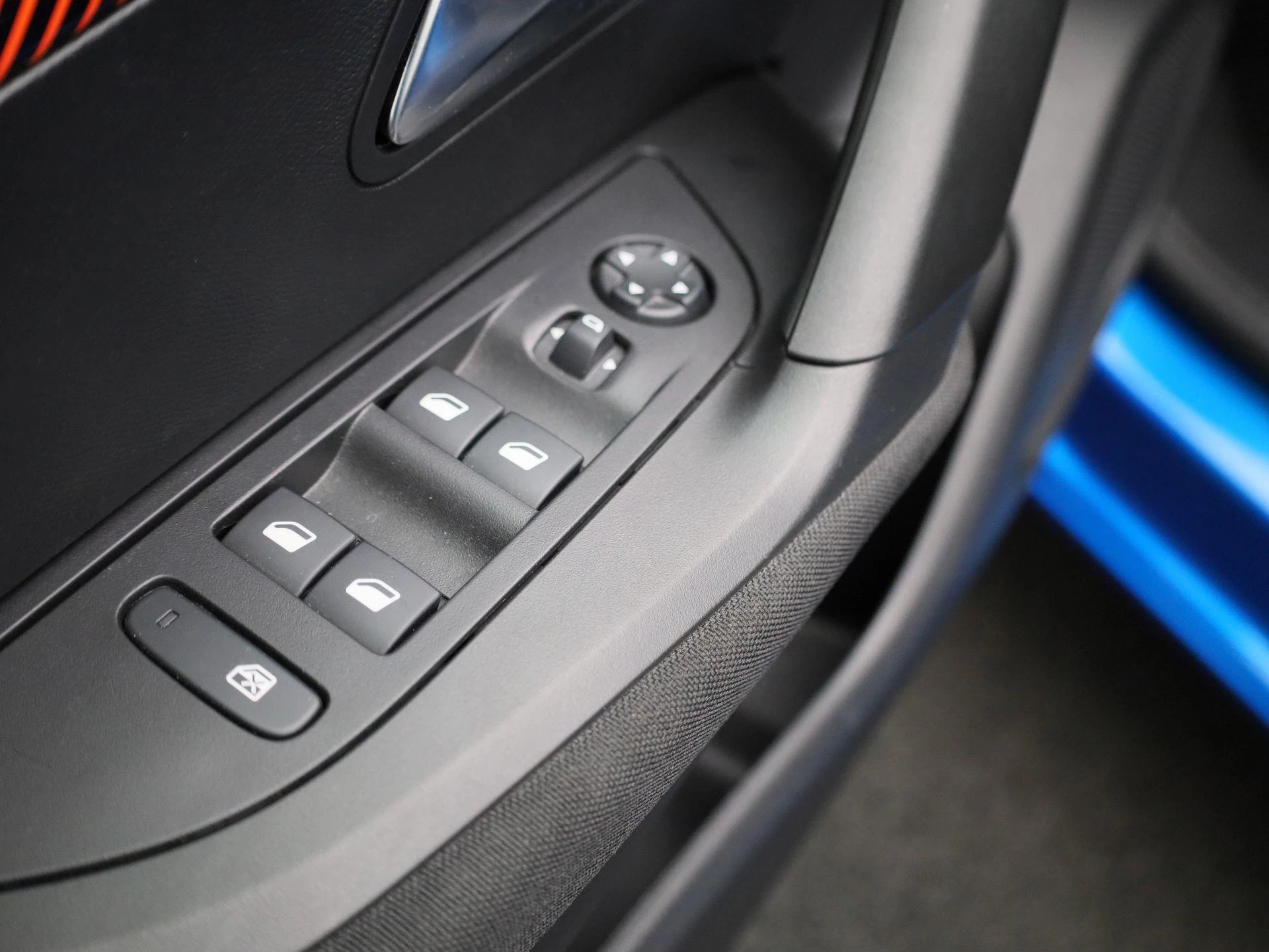Peugeot-e-2008-image-34