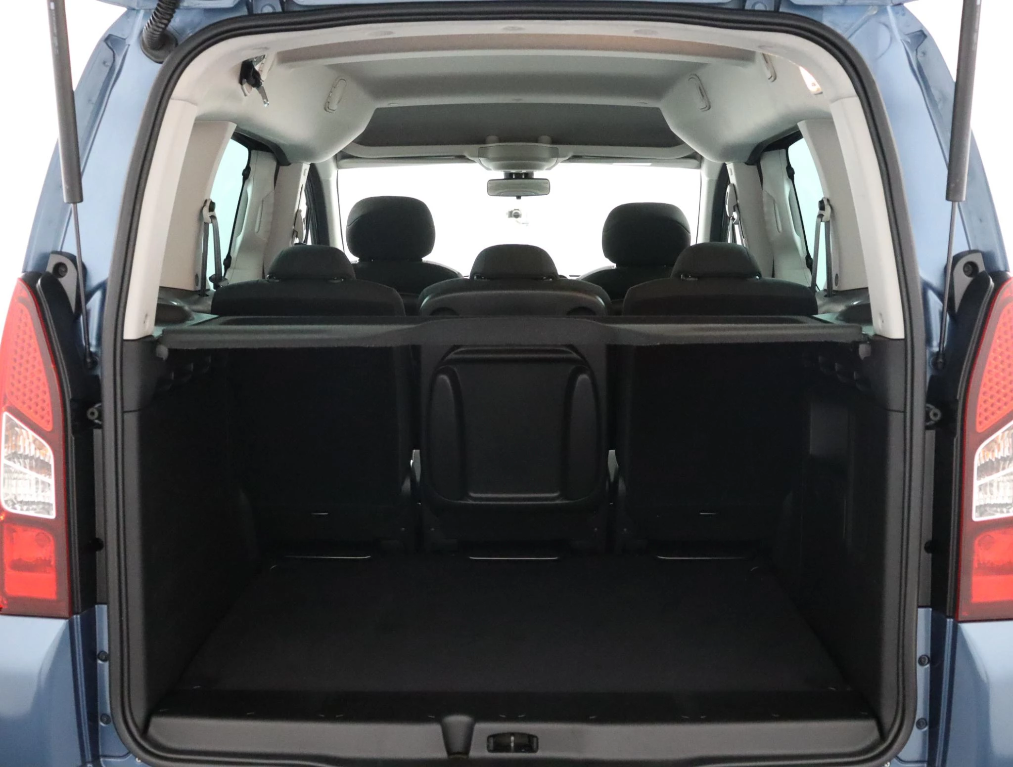 Peugeot-e-Partner-image-16