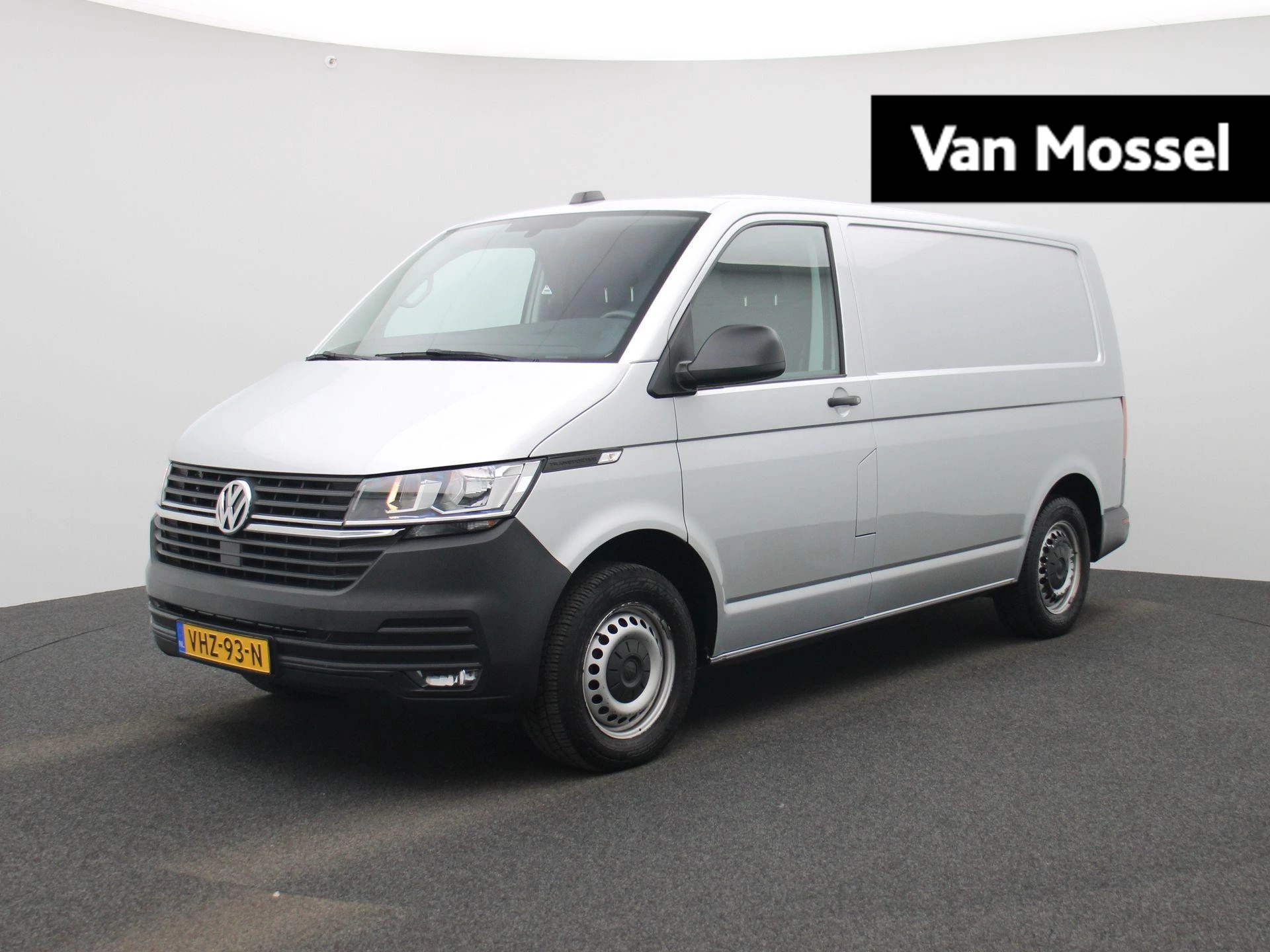 Volkswagen-Transporter-image-0
