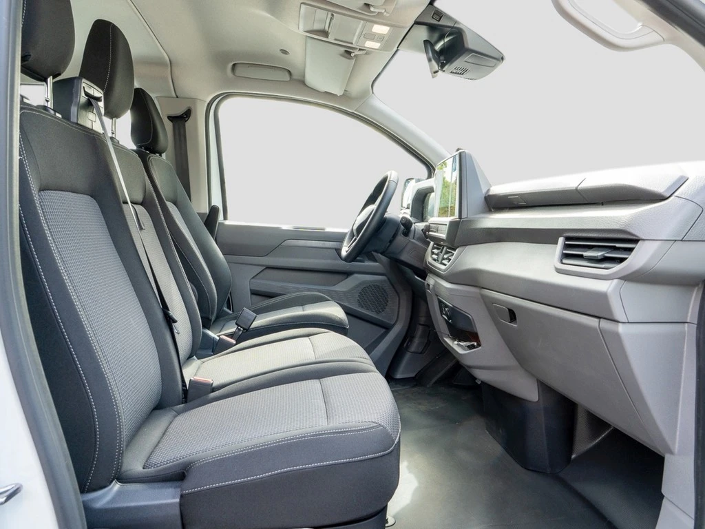 Volkswagen-Transporter-image-7