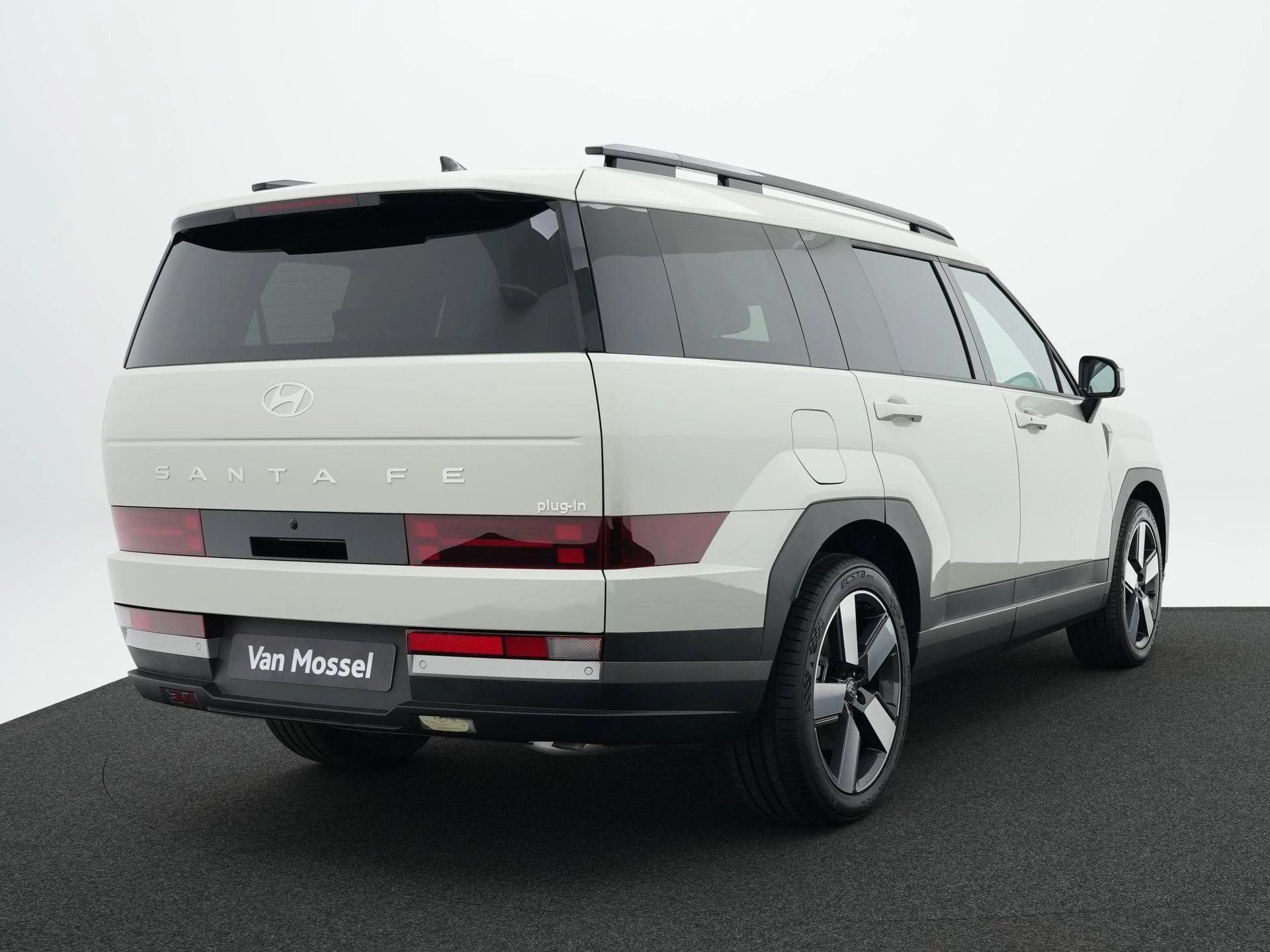 Hyundai-Santa Fe-image-12
