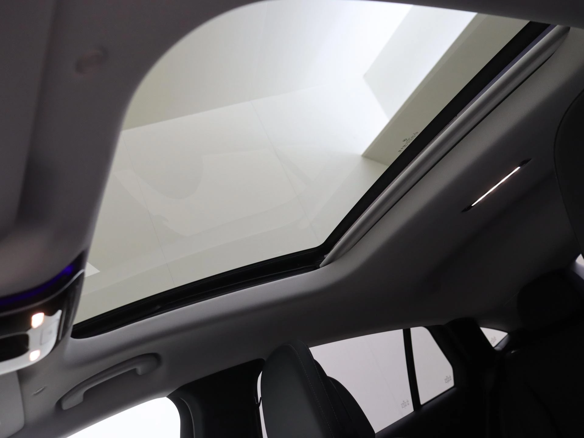 Mercedes-Benz-GLC-image-27