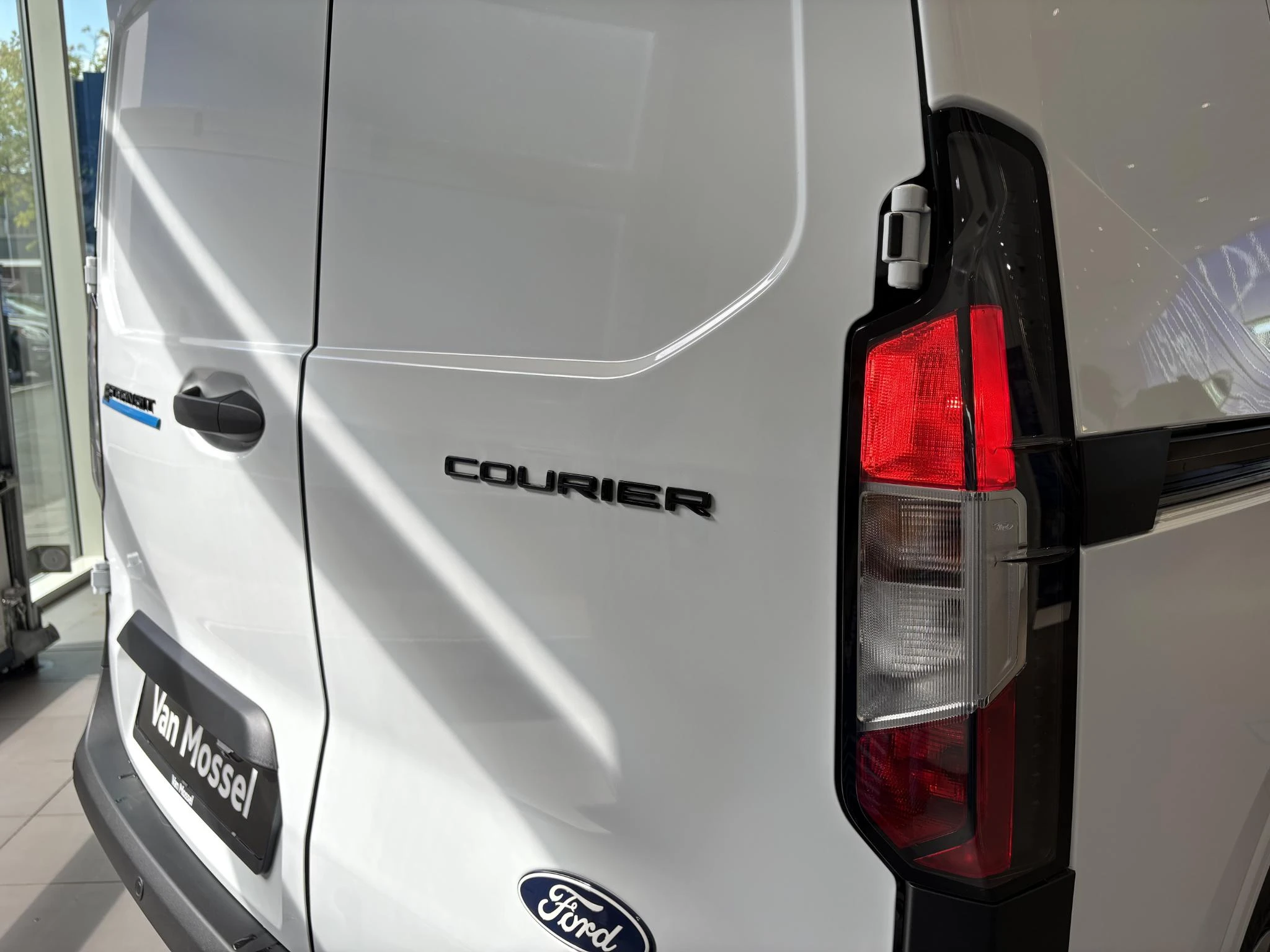 Ford-E-Transit-image-5