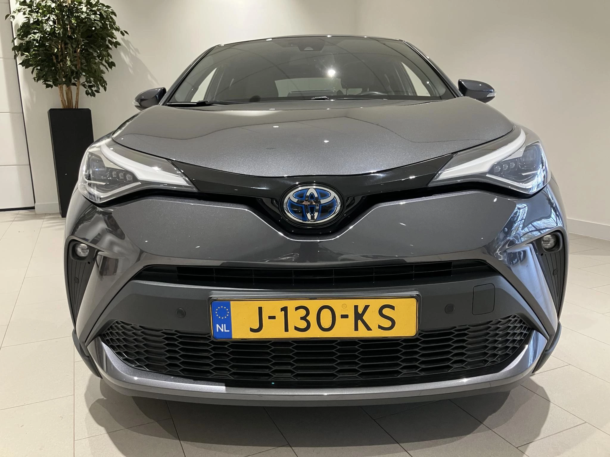 Toyota-C-HR-image-12