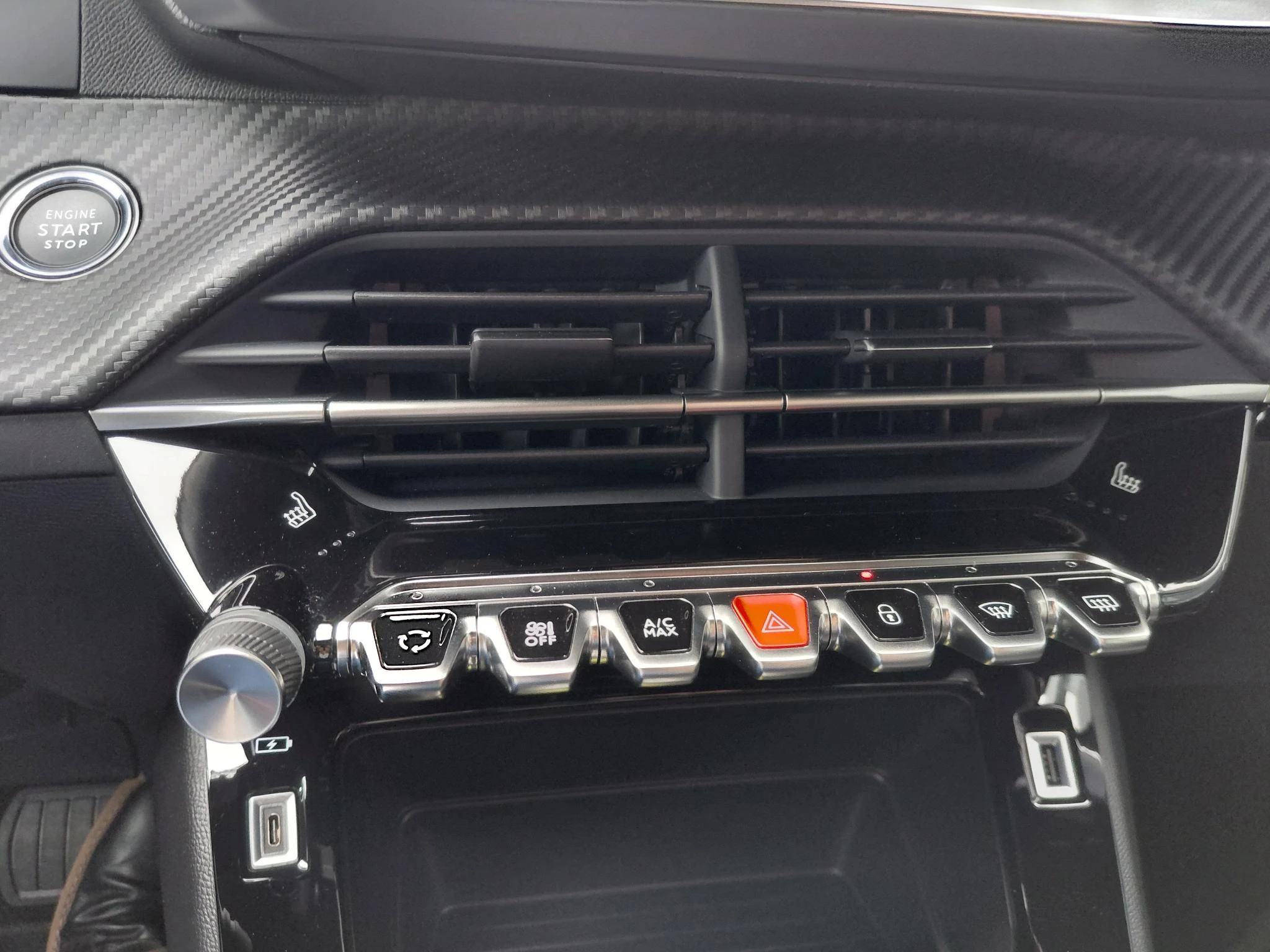 Peugeot-e-2008-image-16