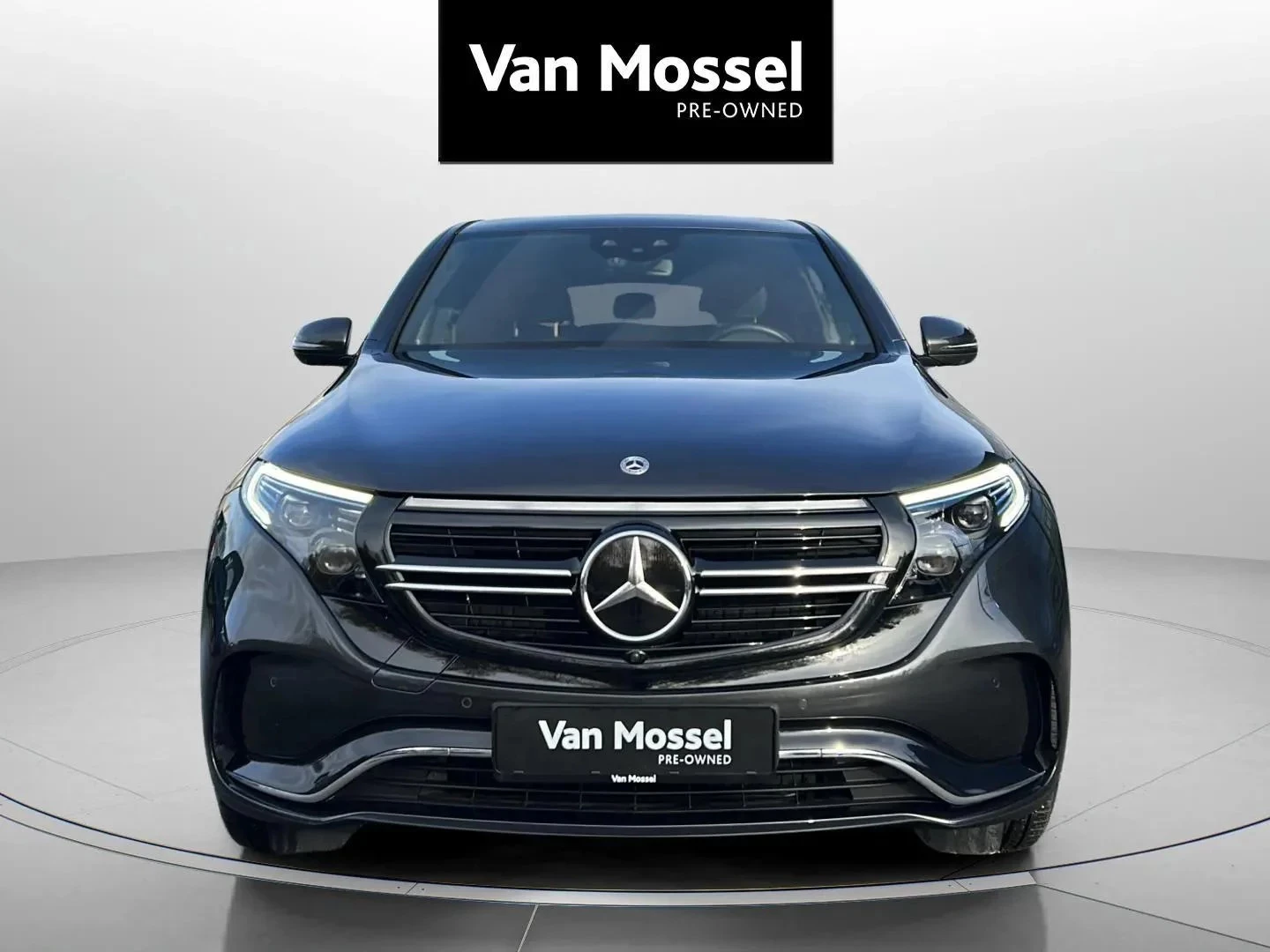 Mercedes-Benz-EQC-image-1