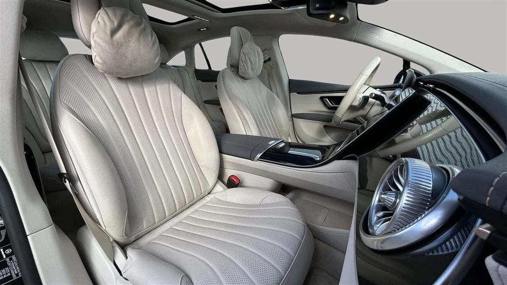 Mercedes-Benz-EQS-image-26