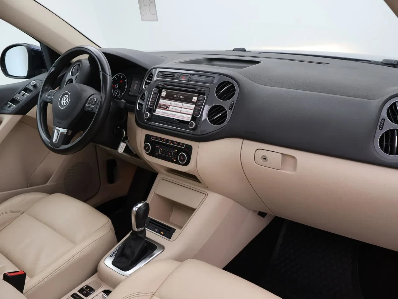 Volkswagen Tiguan Dsl Tiguan 2.0 CR TDi *4MOTION*DSG*NAVI*LEDER*PANO*TREKHAAK*...