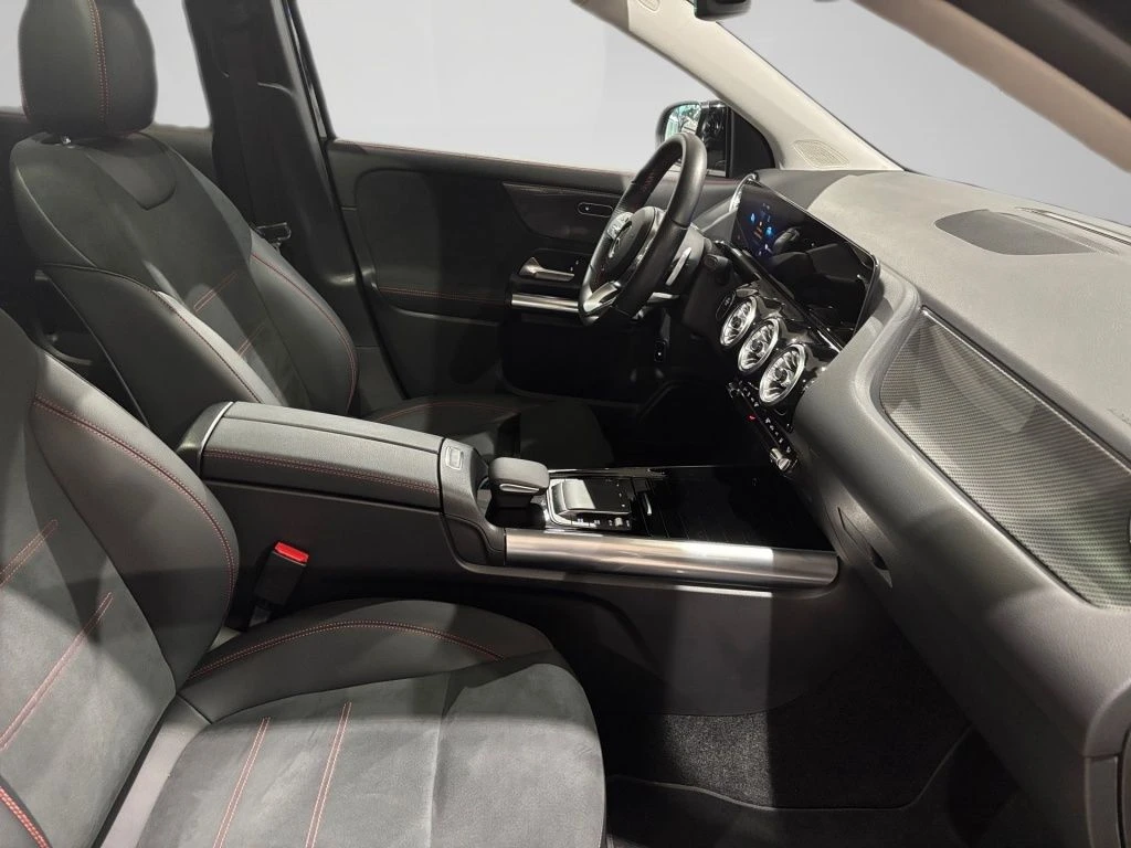 Mercedes-Benz-GLA 250 e-image-15