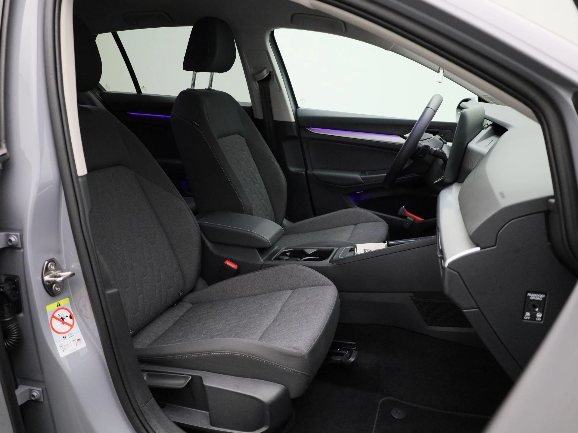 Volkswagen-Golf-image-26