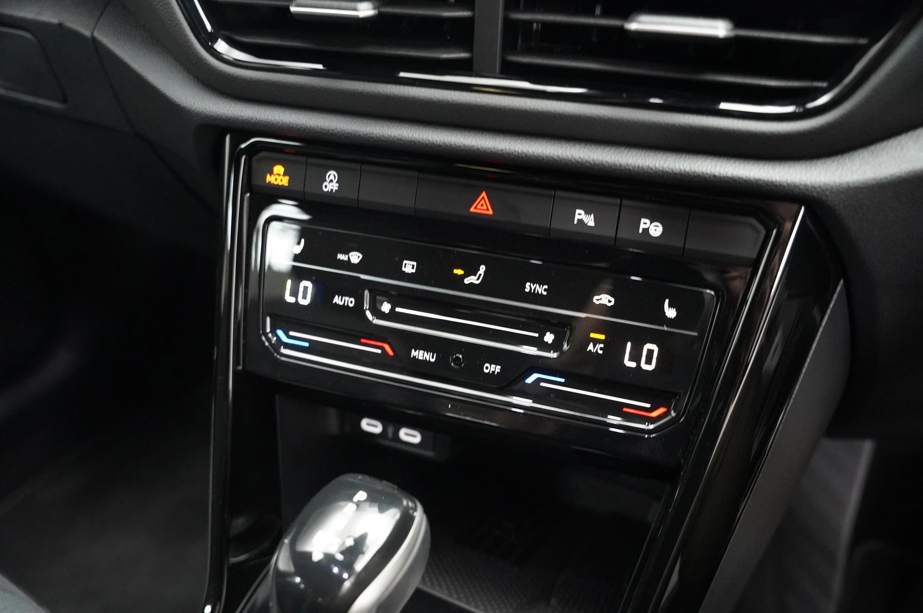 Volkswagen-T-Roc-image-24