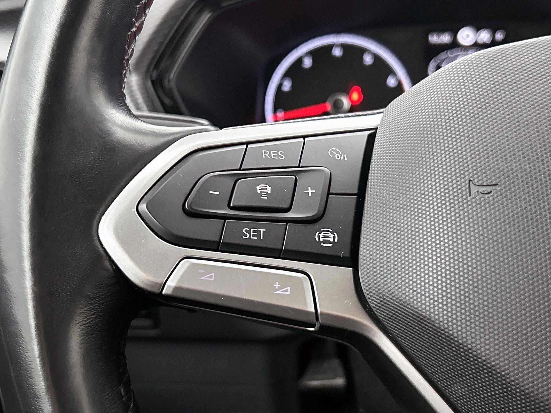 Volkswagen-T-Cross-image-5