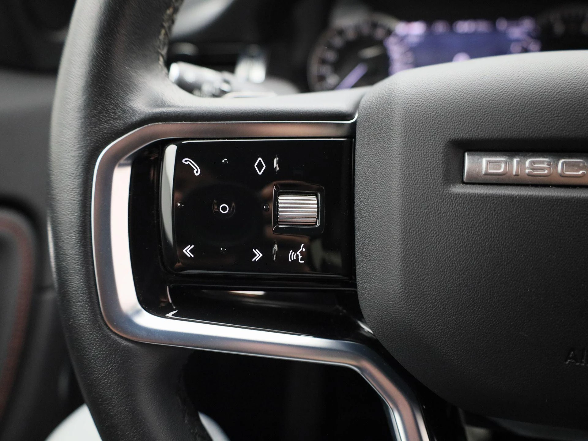Land Rover-Discovery Sport-image-19