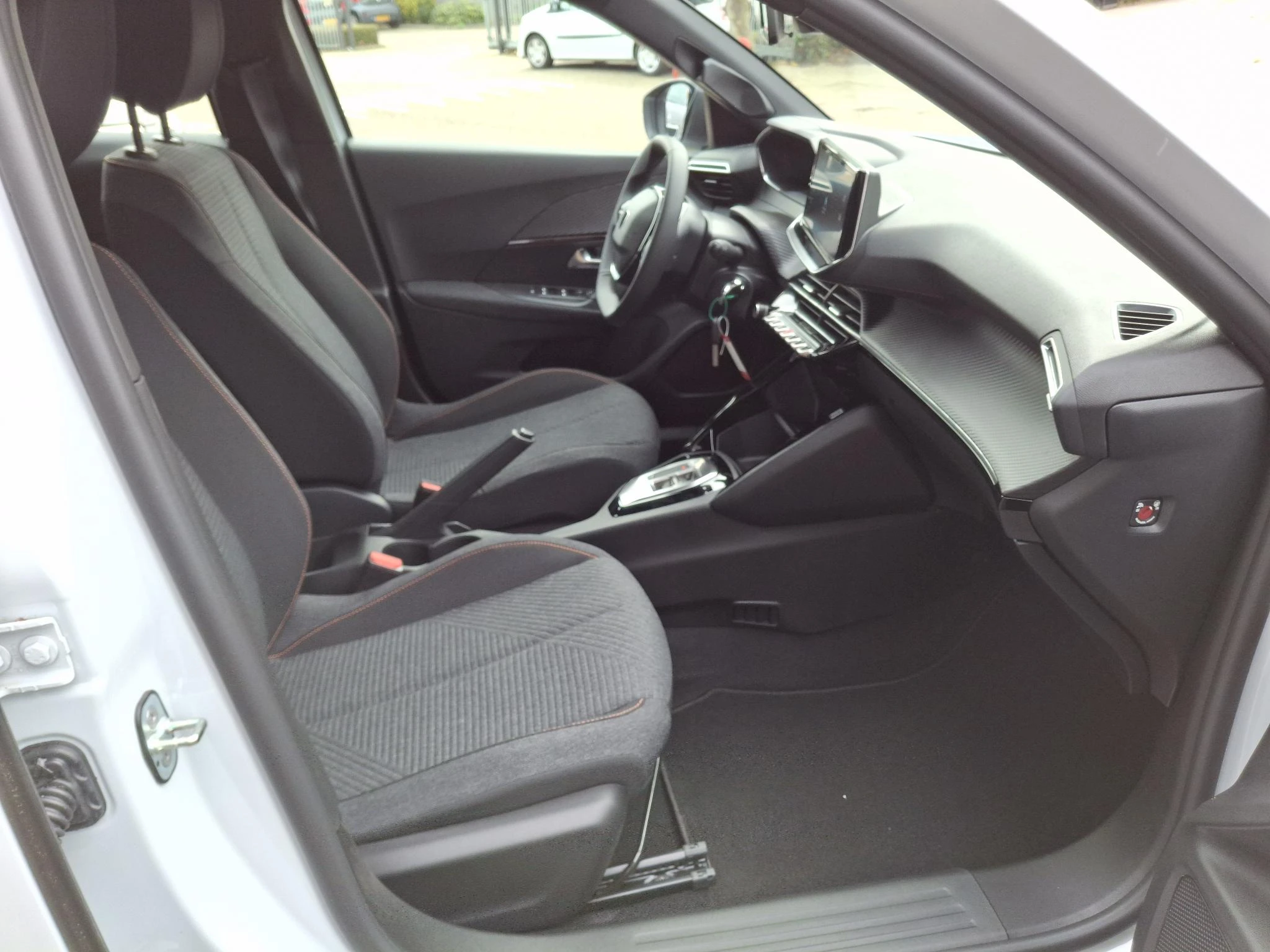 Peugeot-2008-image-29