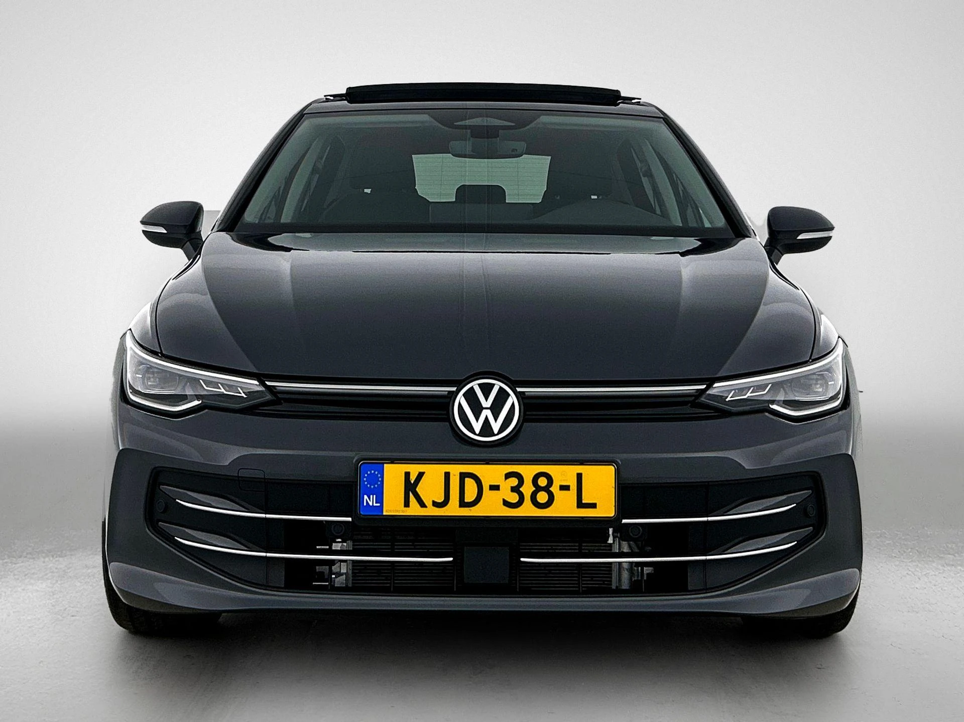 Volkswagen-Golf-image-4