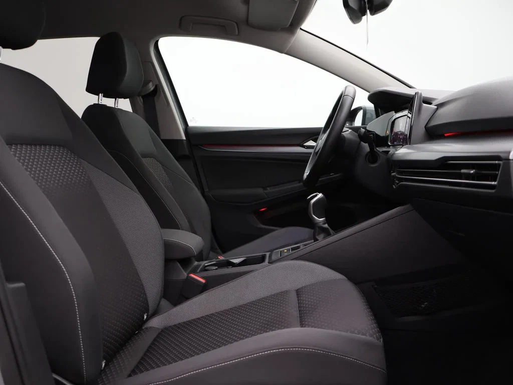 Volkswagen-Golf-image-10
