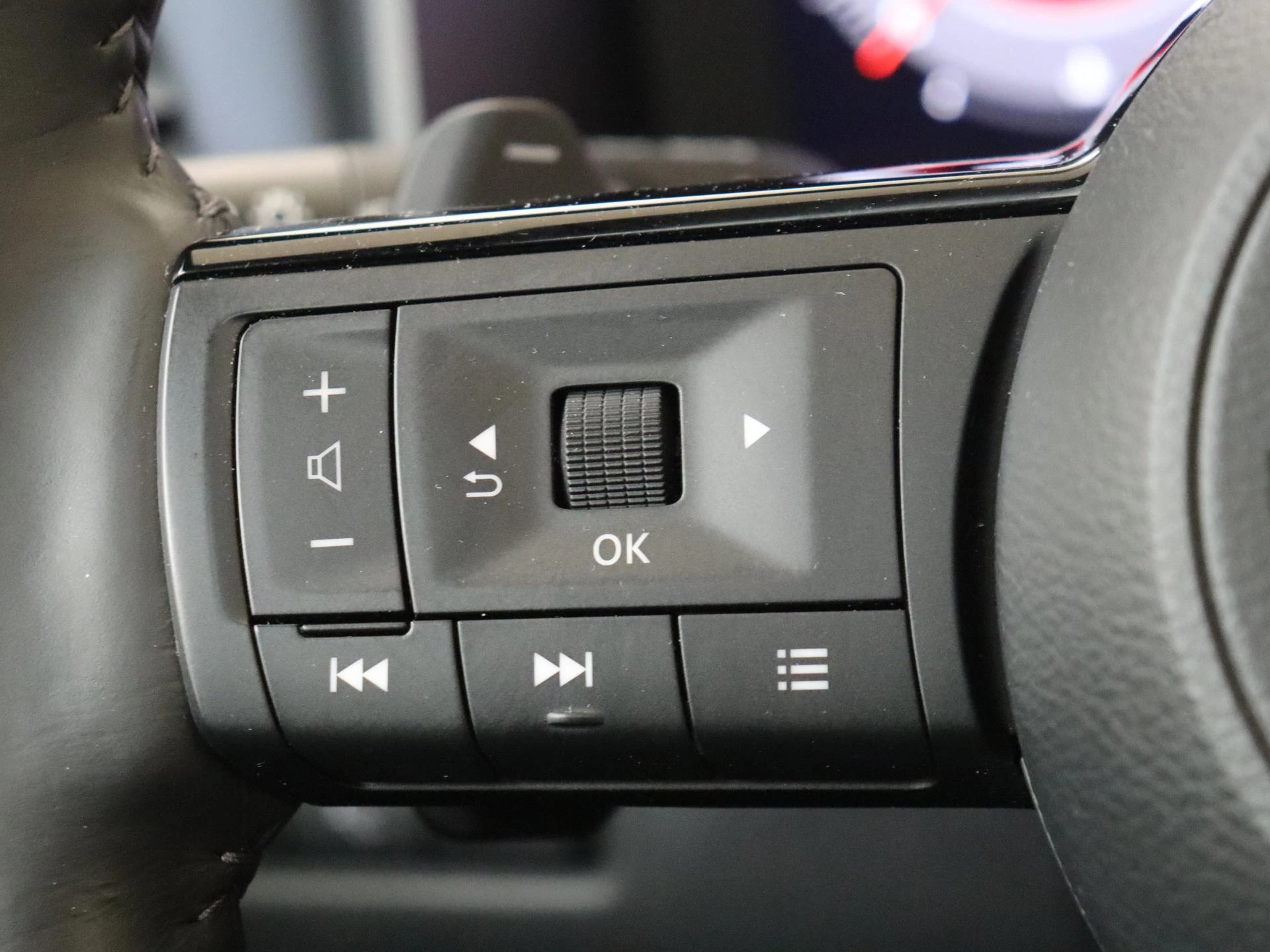 Nissan-QASHQAI-image-12