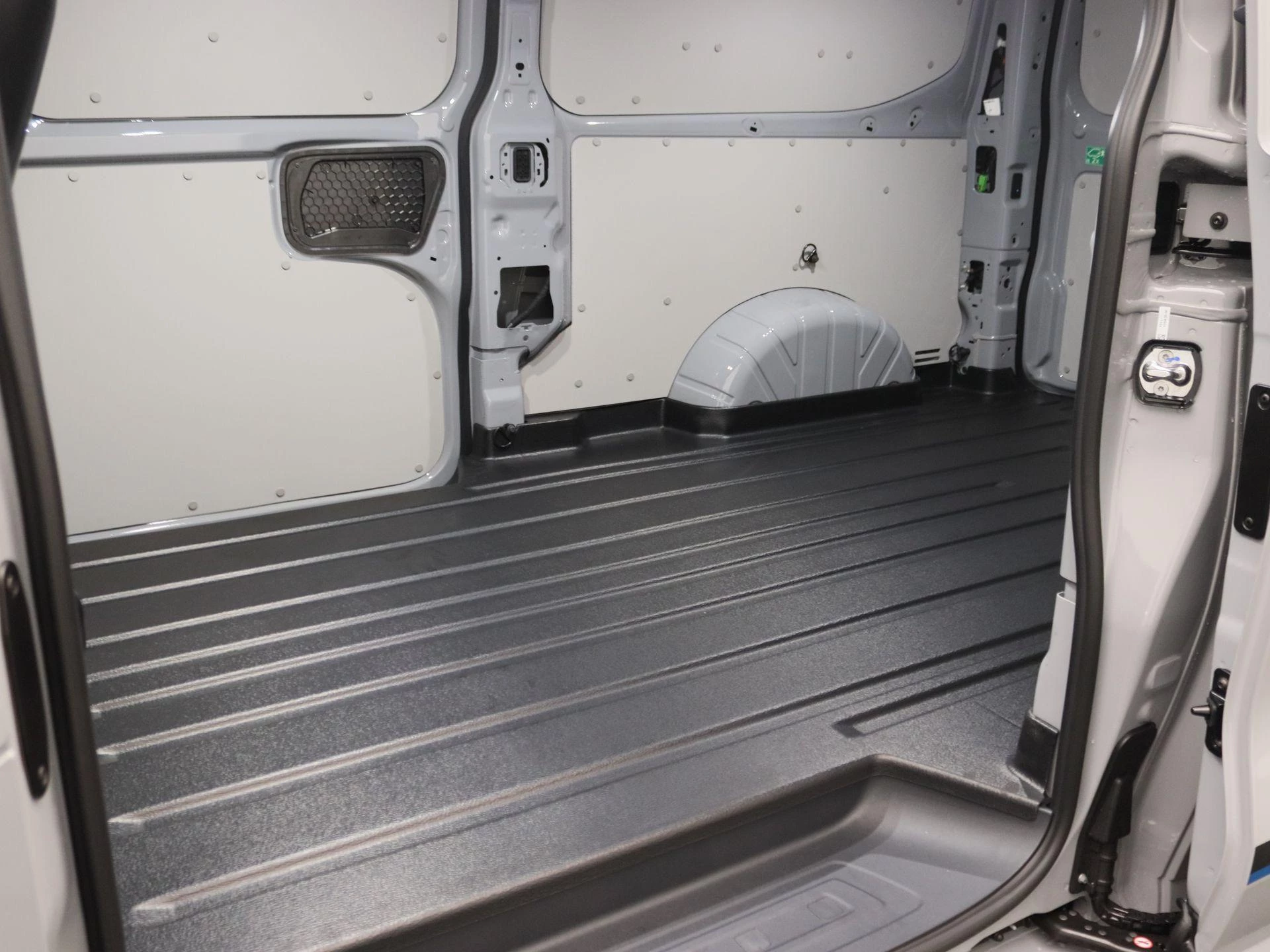 Ford-E-Transit-image-11