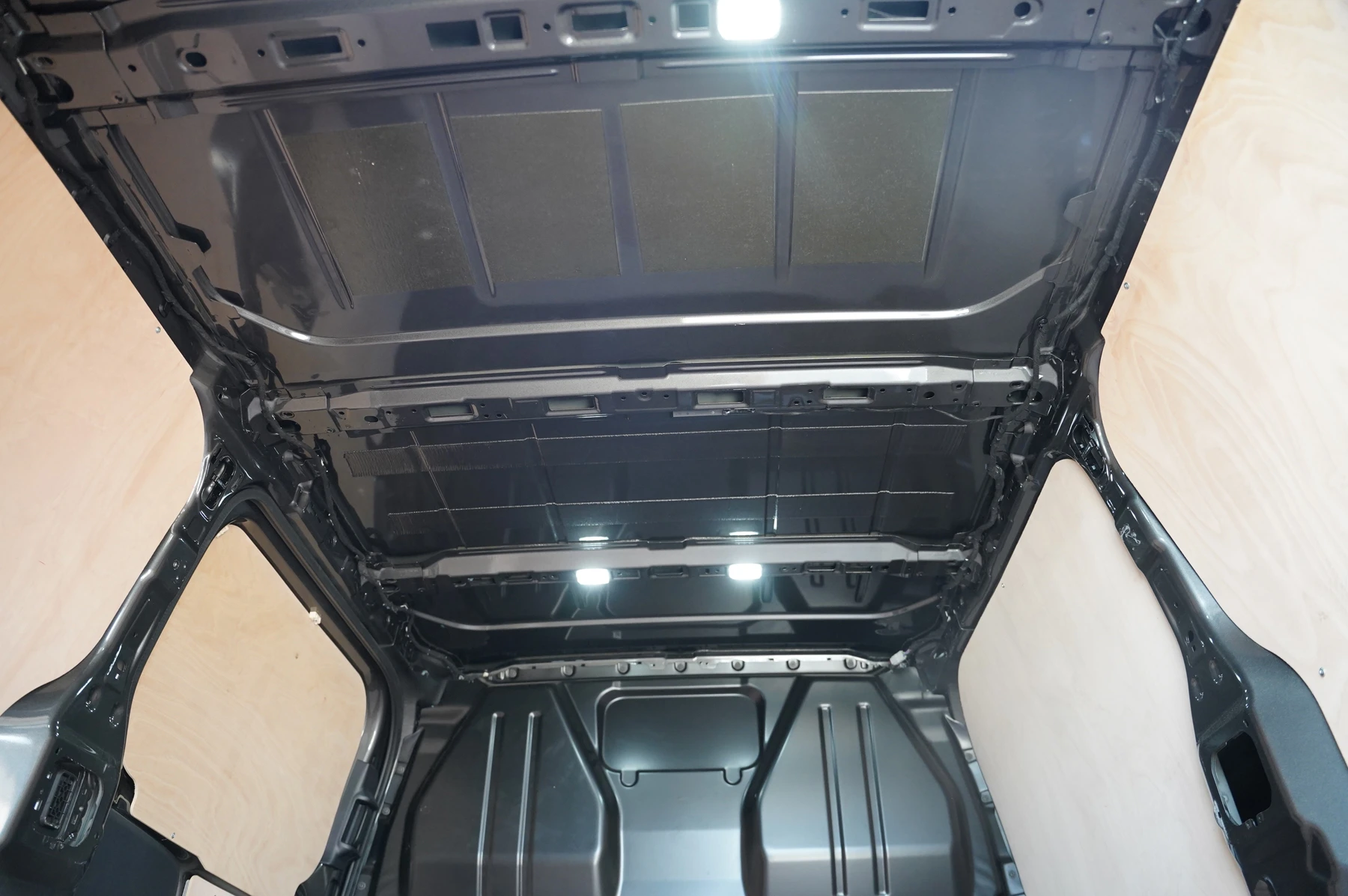 Volkswagen-Transporter-image-27