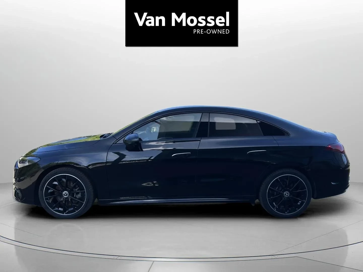 Mercedes-Benz-CLA-image-7