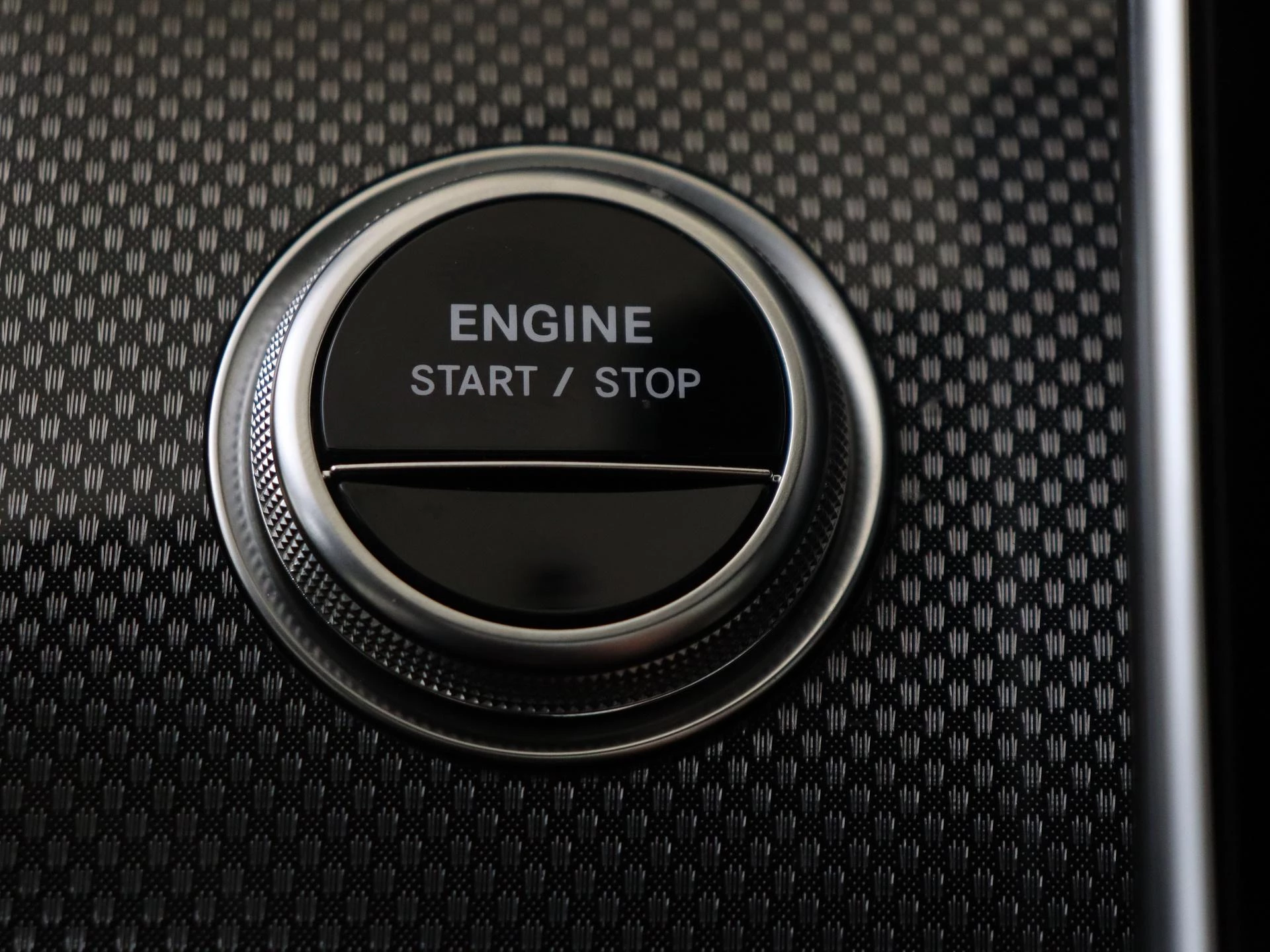 Mercedes-Benz-C-Klasse-image-21
