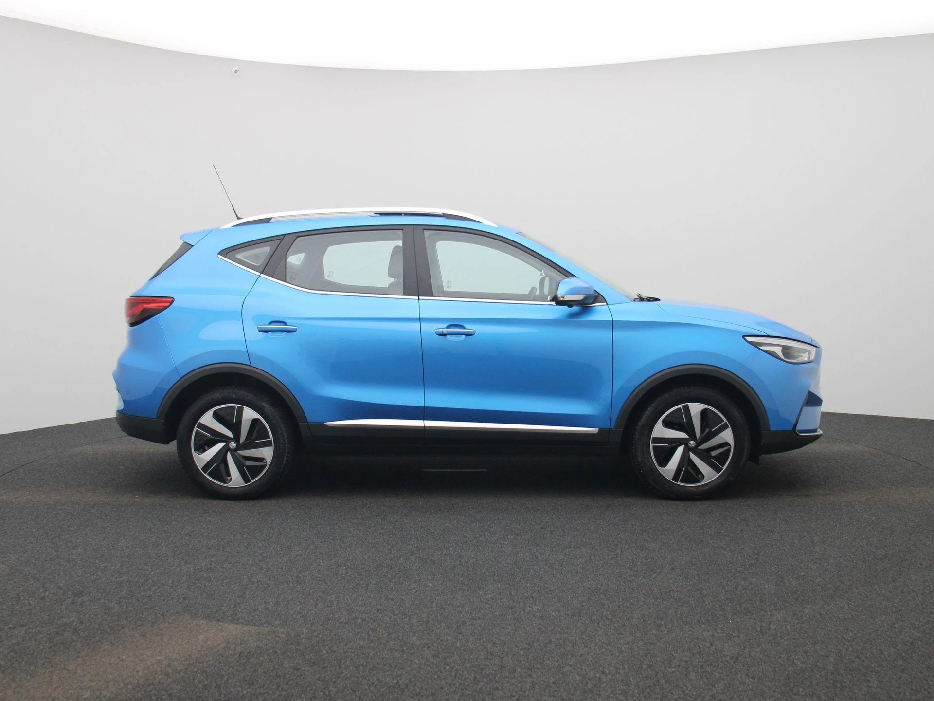 MG ZS EV Long Range Luxury 70 kWh