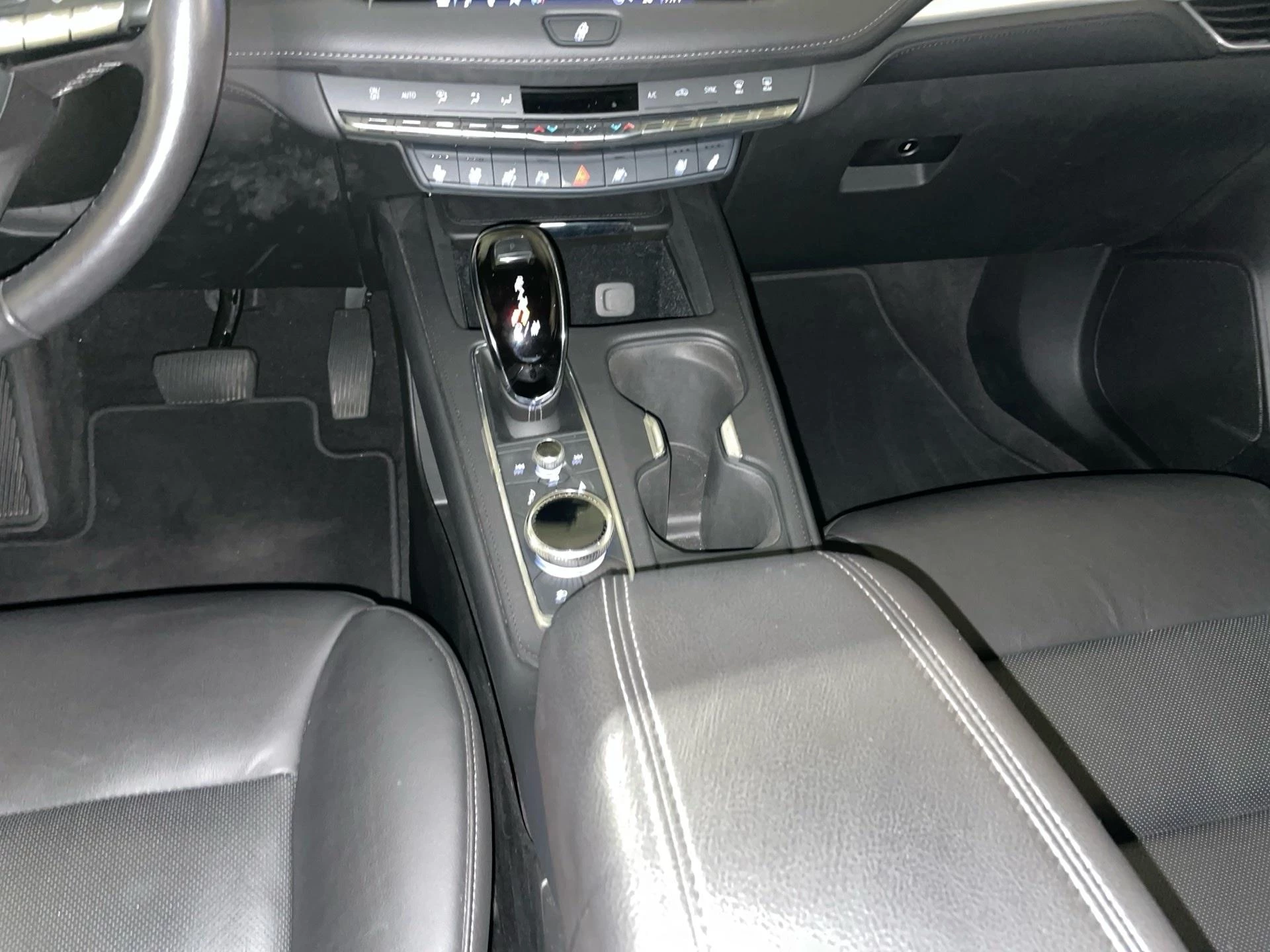 Cadillac-XT4-image-9