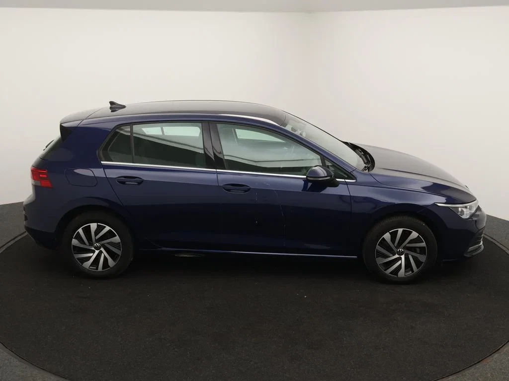 Volkswagen-Golf-image-7
