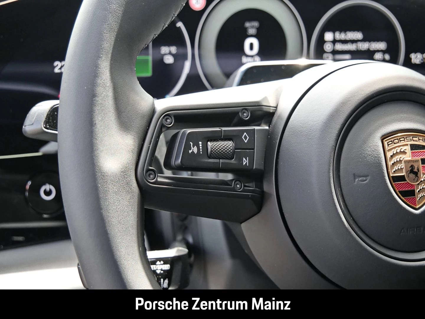 Porsche Taycan Black Edition InnoDrive HA-Lenkung HeadUp black edition