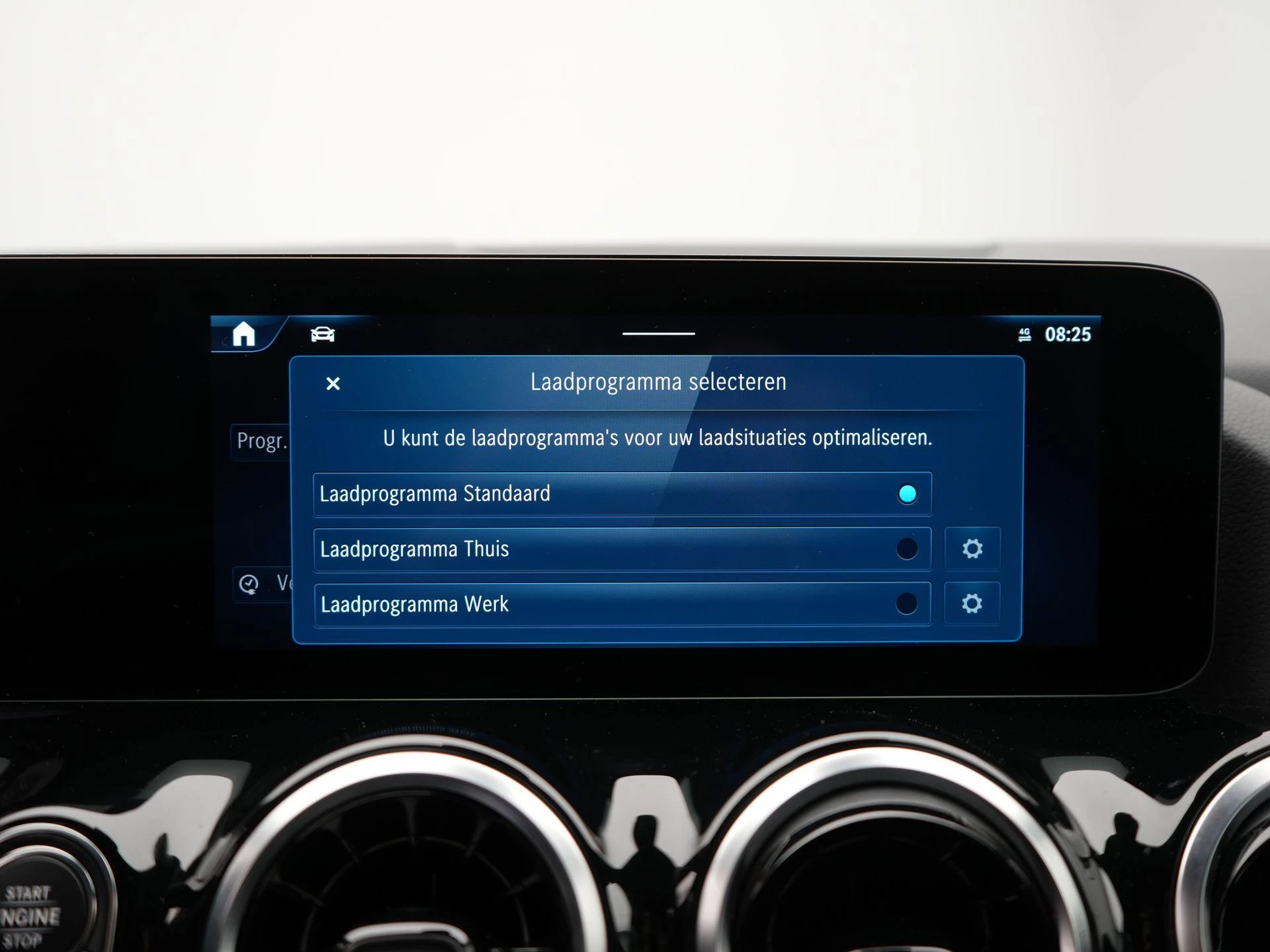 Mercedes-Benz-GLA-image-16