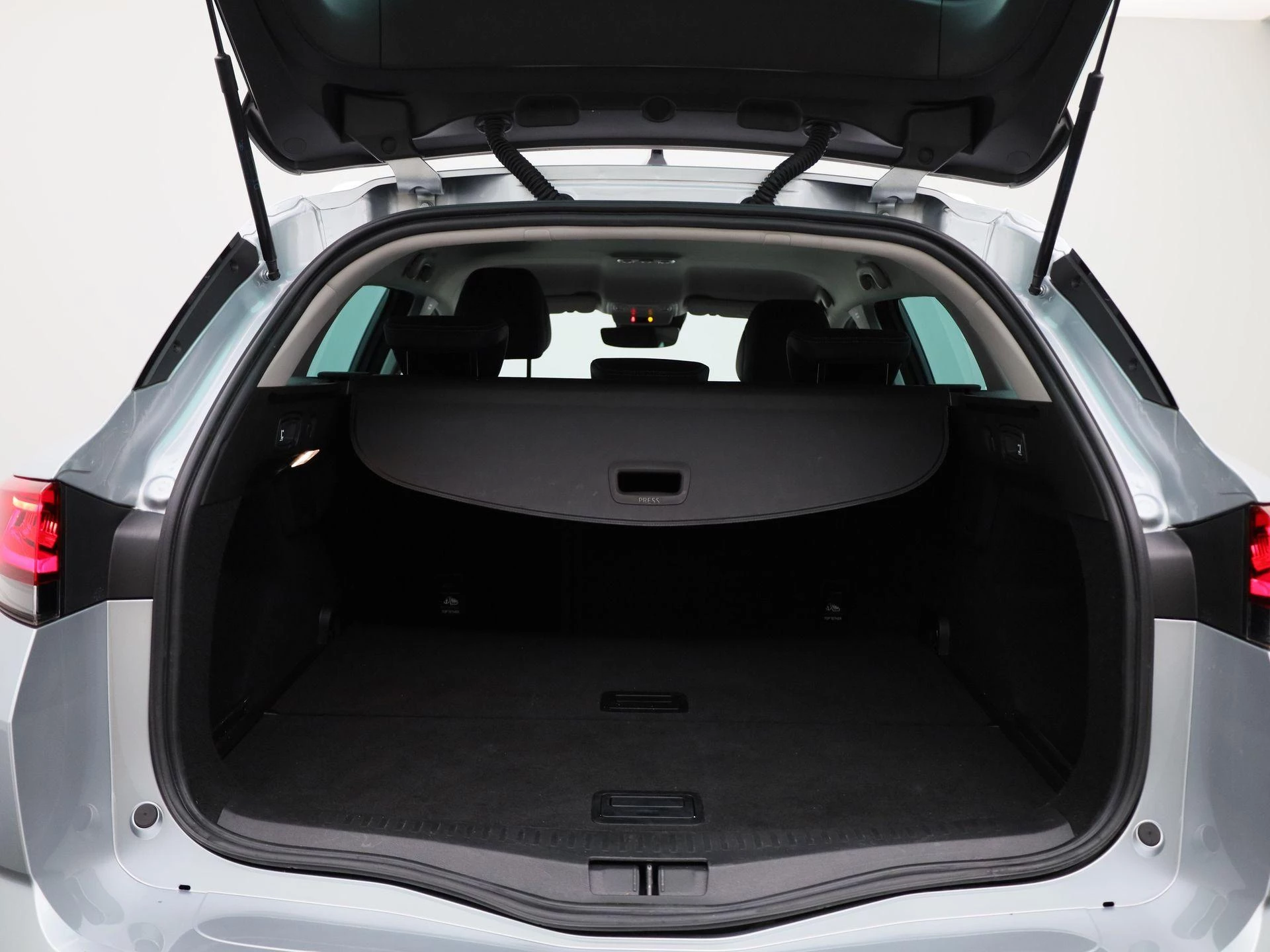 Renault-Mégane Estate-image-13